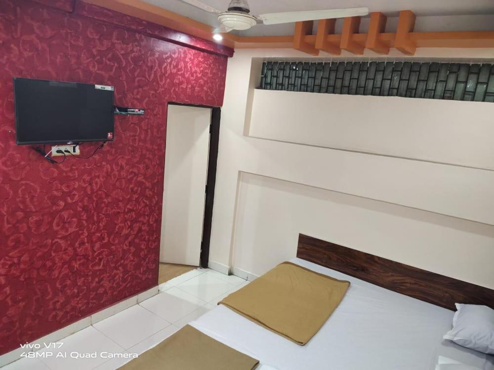 Family Room - Photo 5