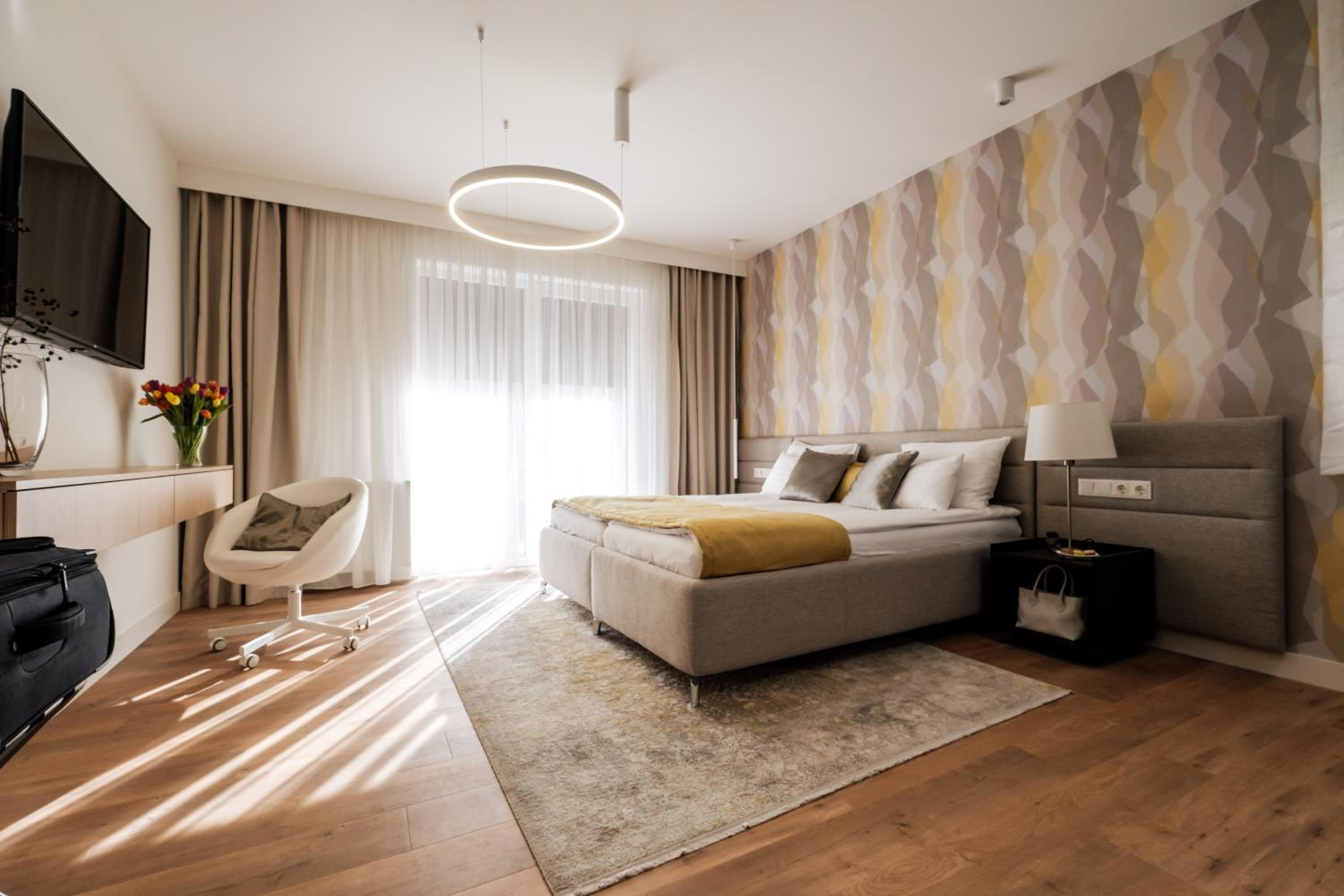 Large Double or Twin Room - Photo 1
