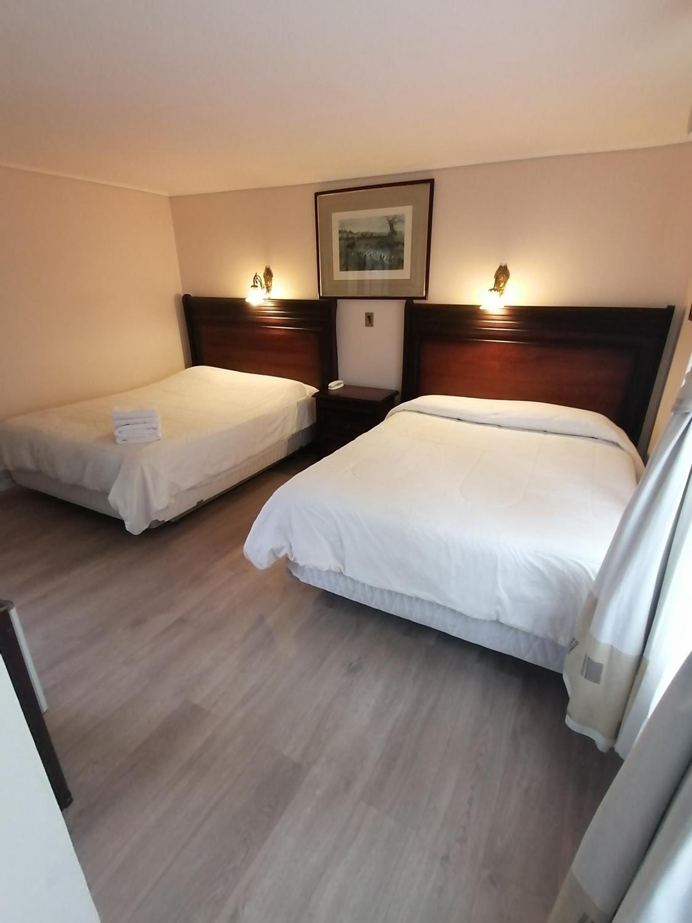 Queen Room with Two Queen Beds photo 1