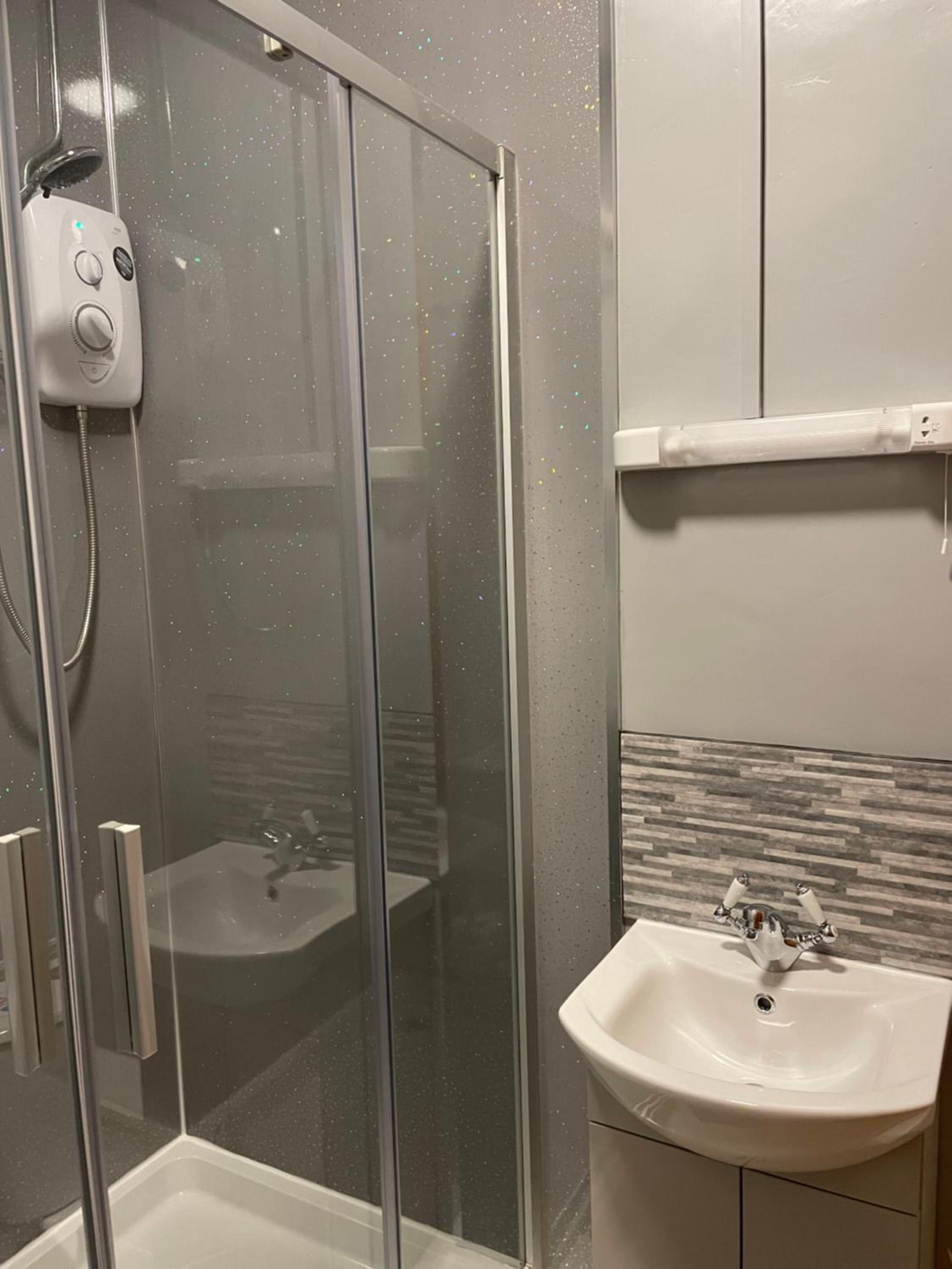 Deluxe Suite - Photo 9