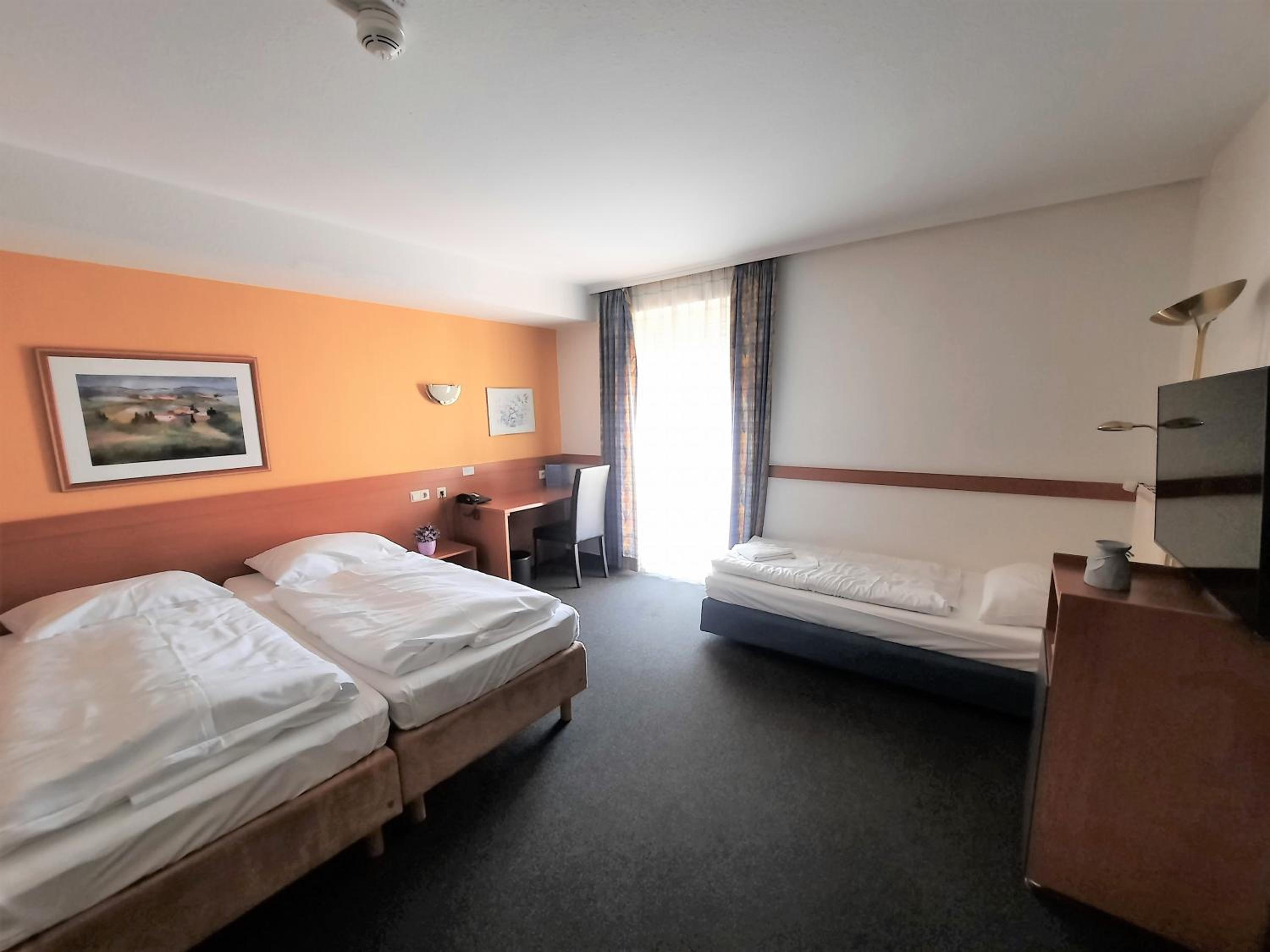 Triple Room - Photo 2