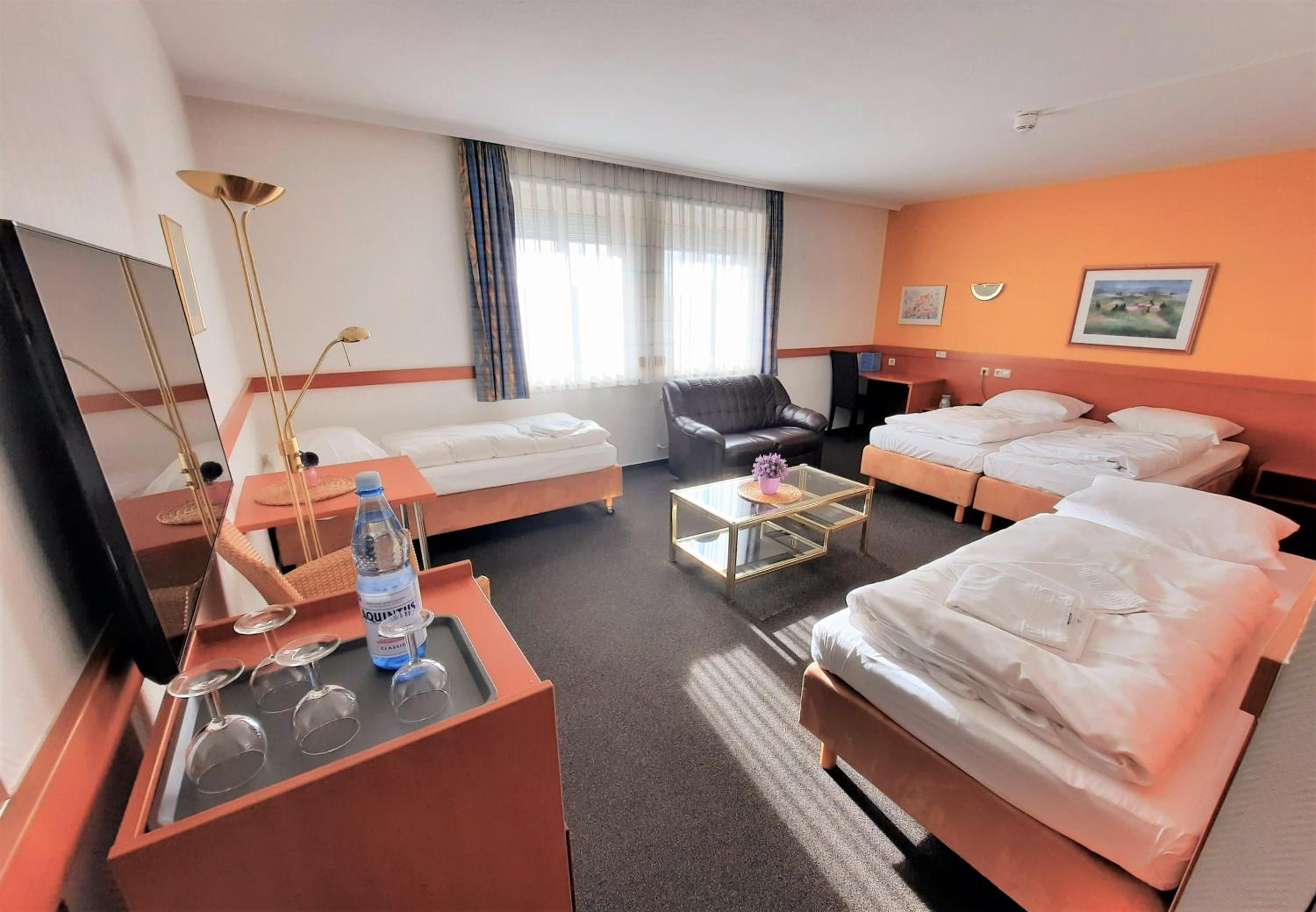 Quadruple Room - Photo 1