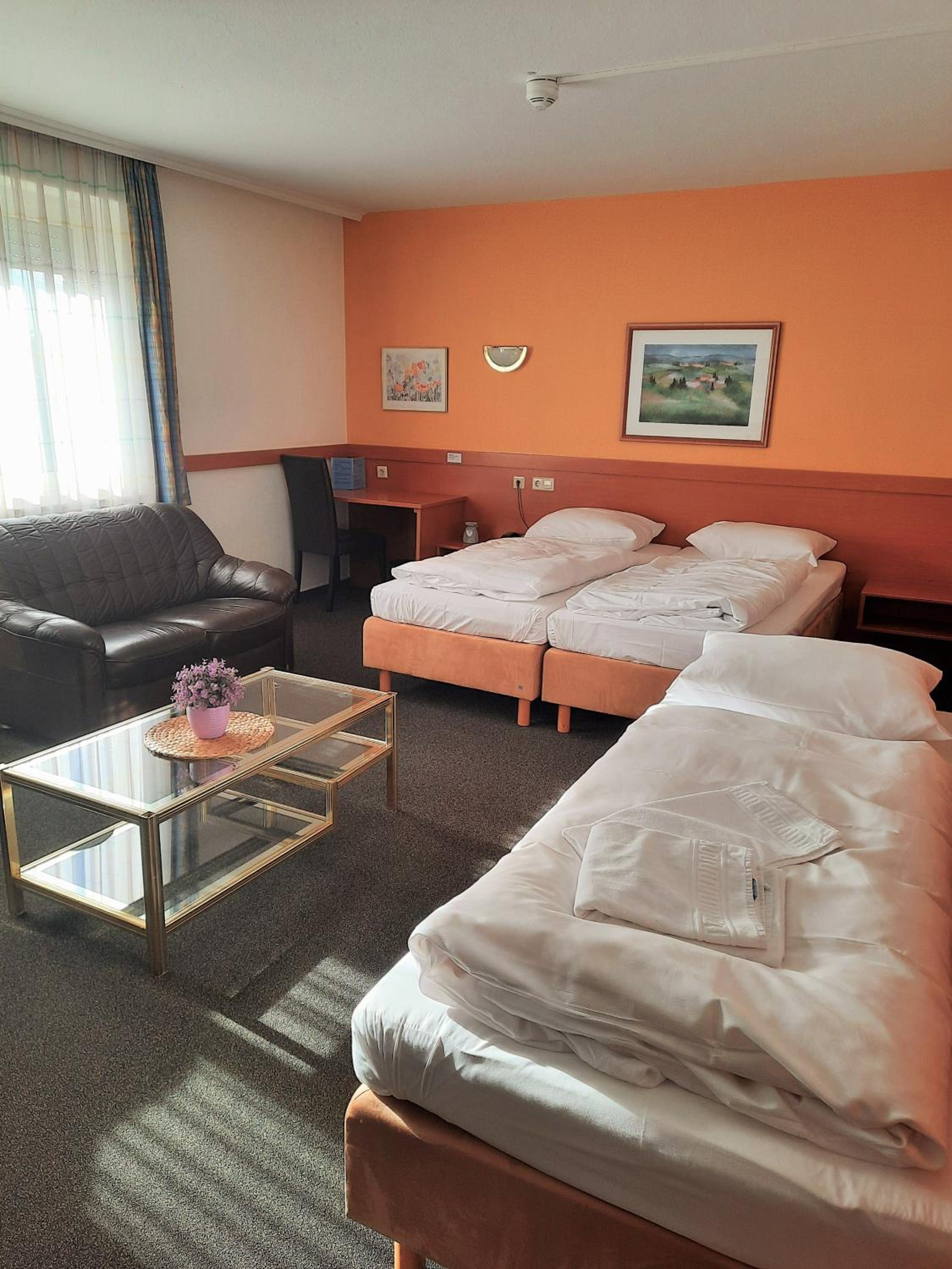 Quadruple Room - Photo 2
