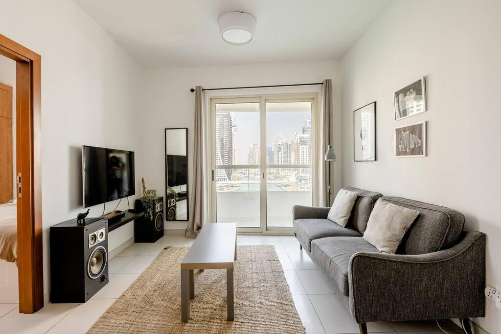 One-Bedroom Apartment photo 3