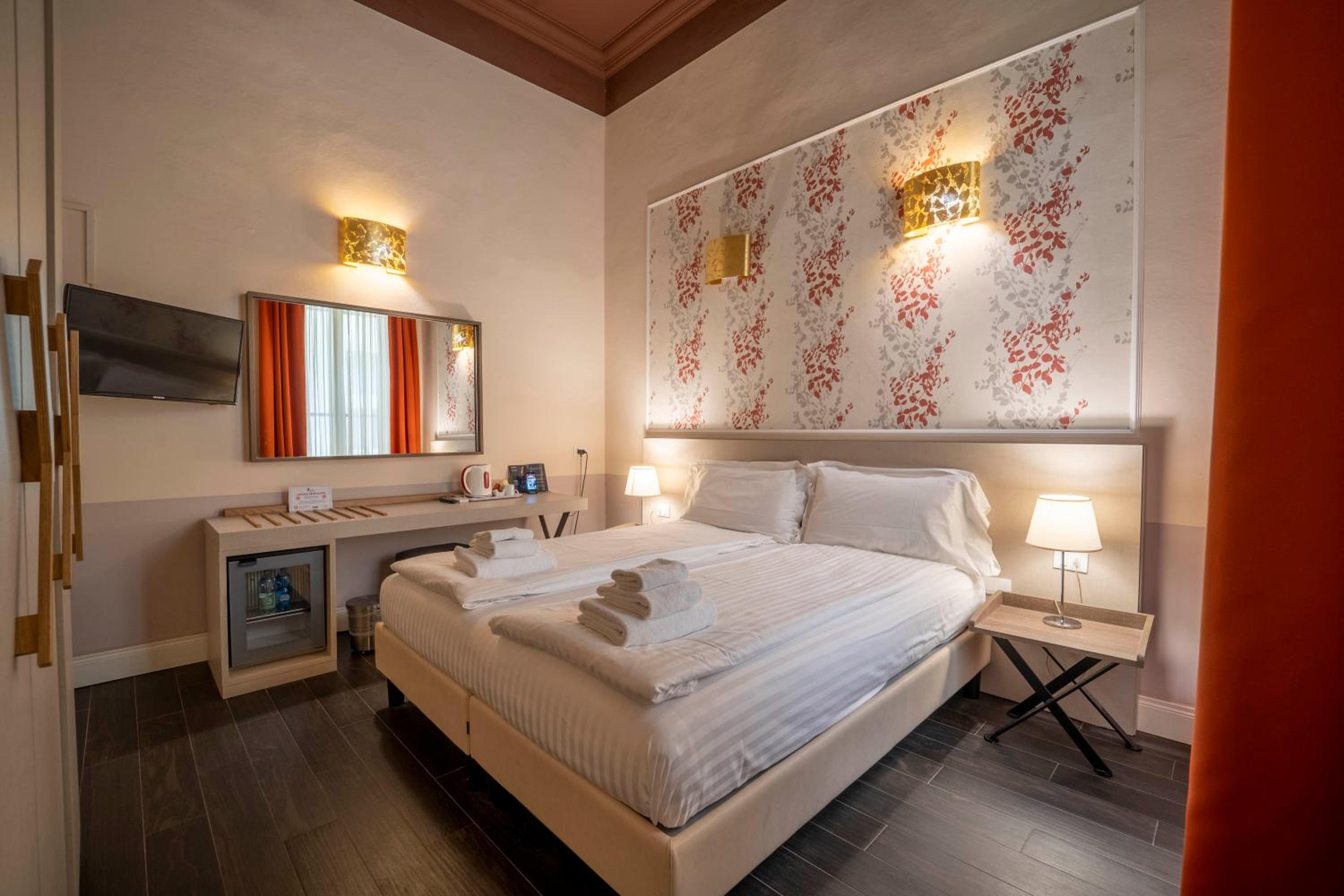 Standard Double or Twin Room photo 3