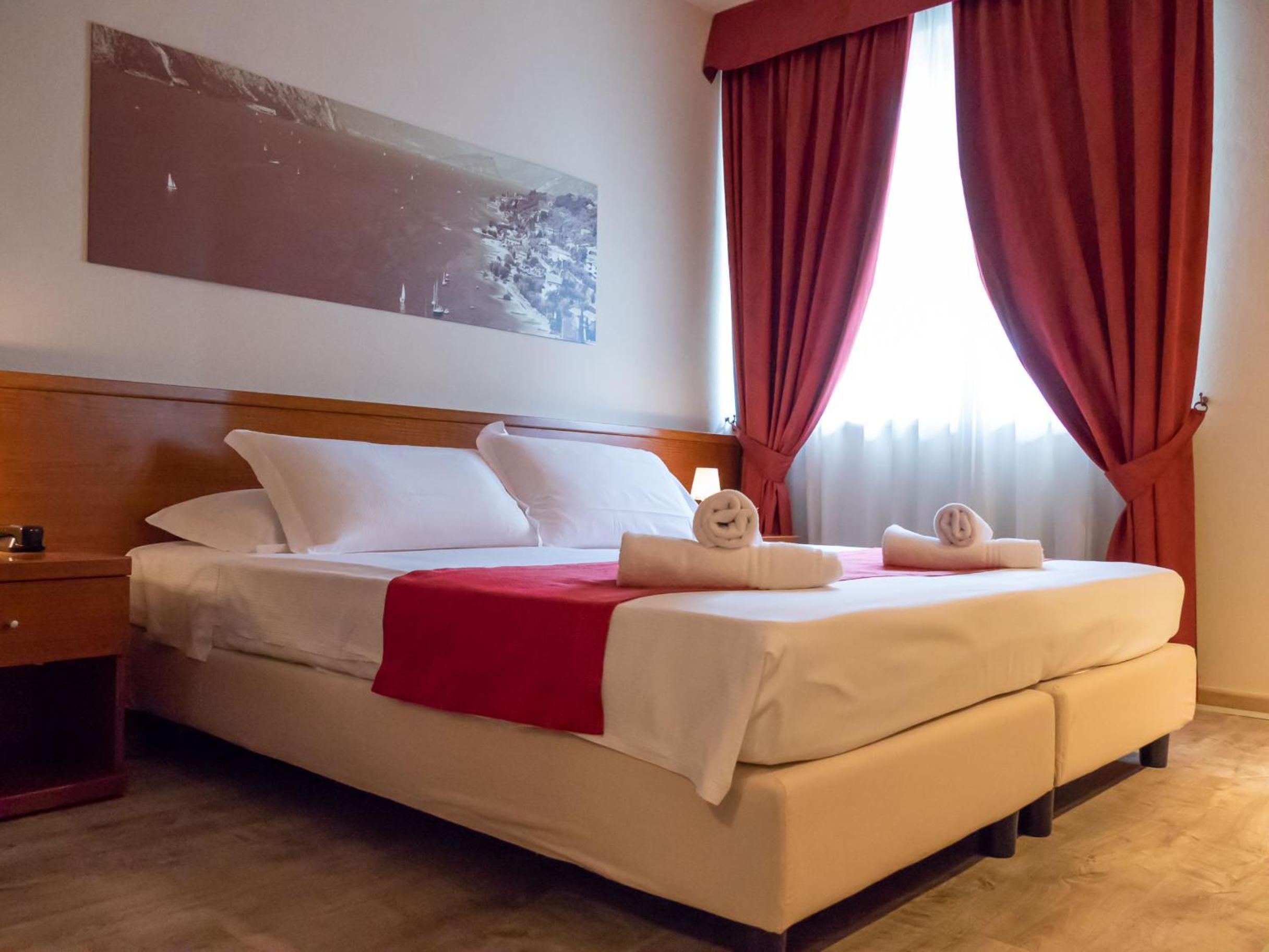 Small Double Room - Photo 2