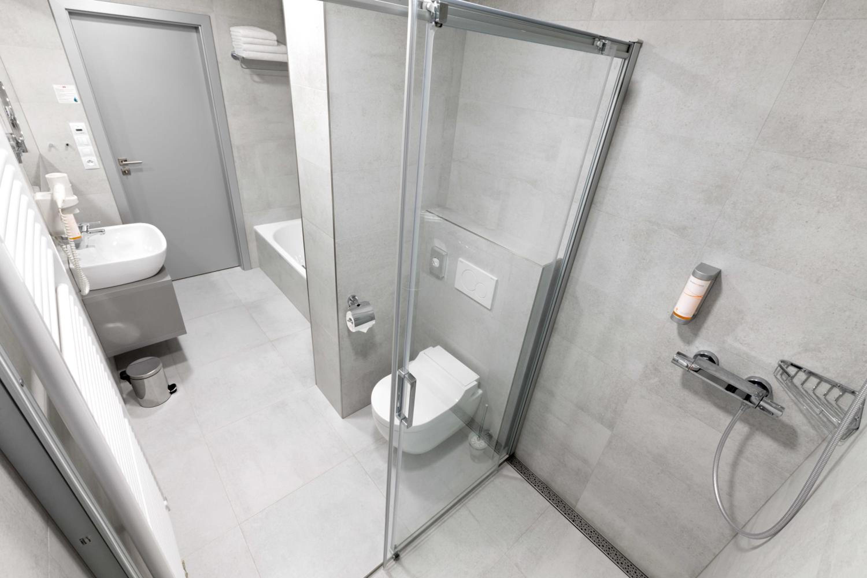 Deluxe Double or Twin Room - Photo 2