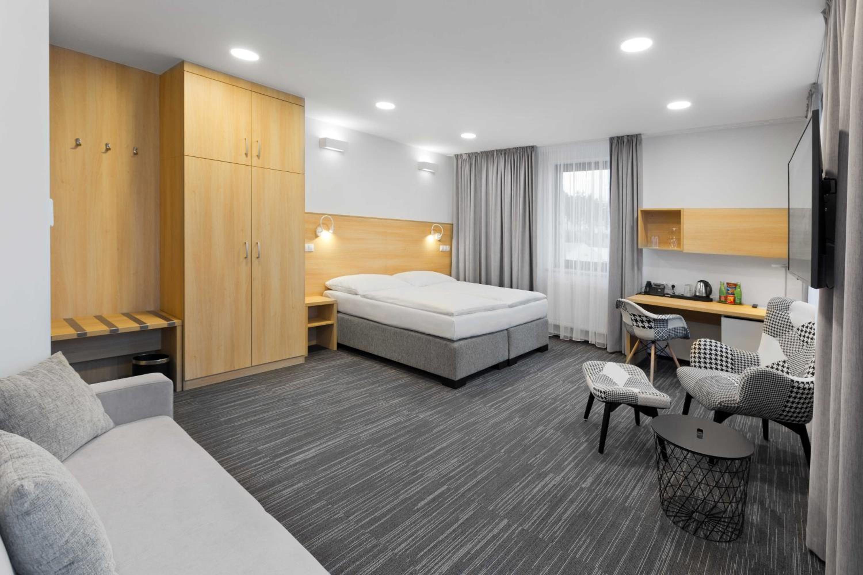 Deluxe Double or Twin Room - Photo 3