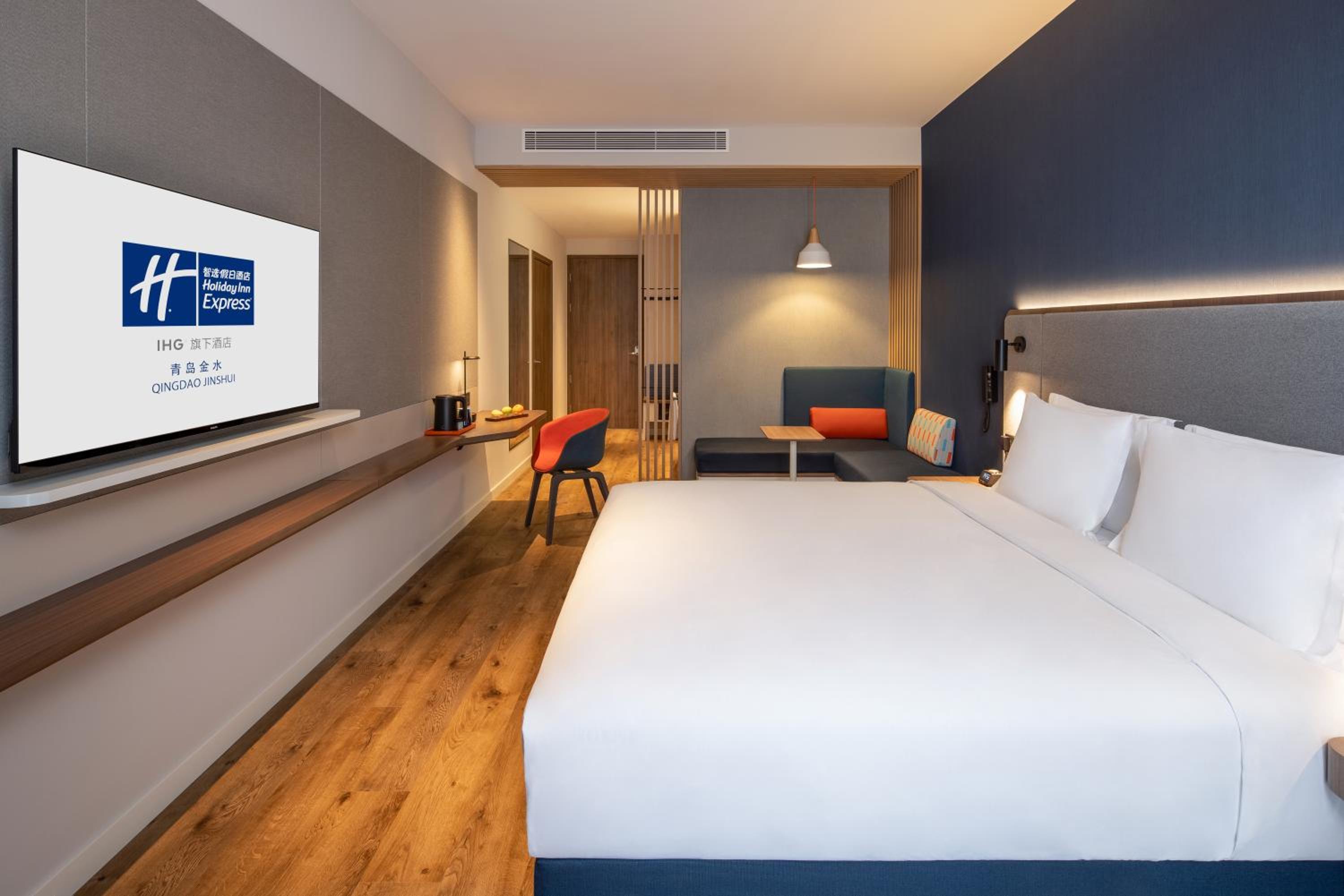 Standard King Room - Photo 4
