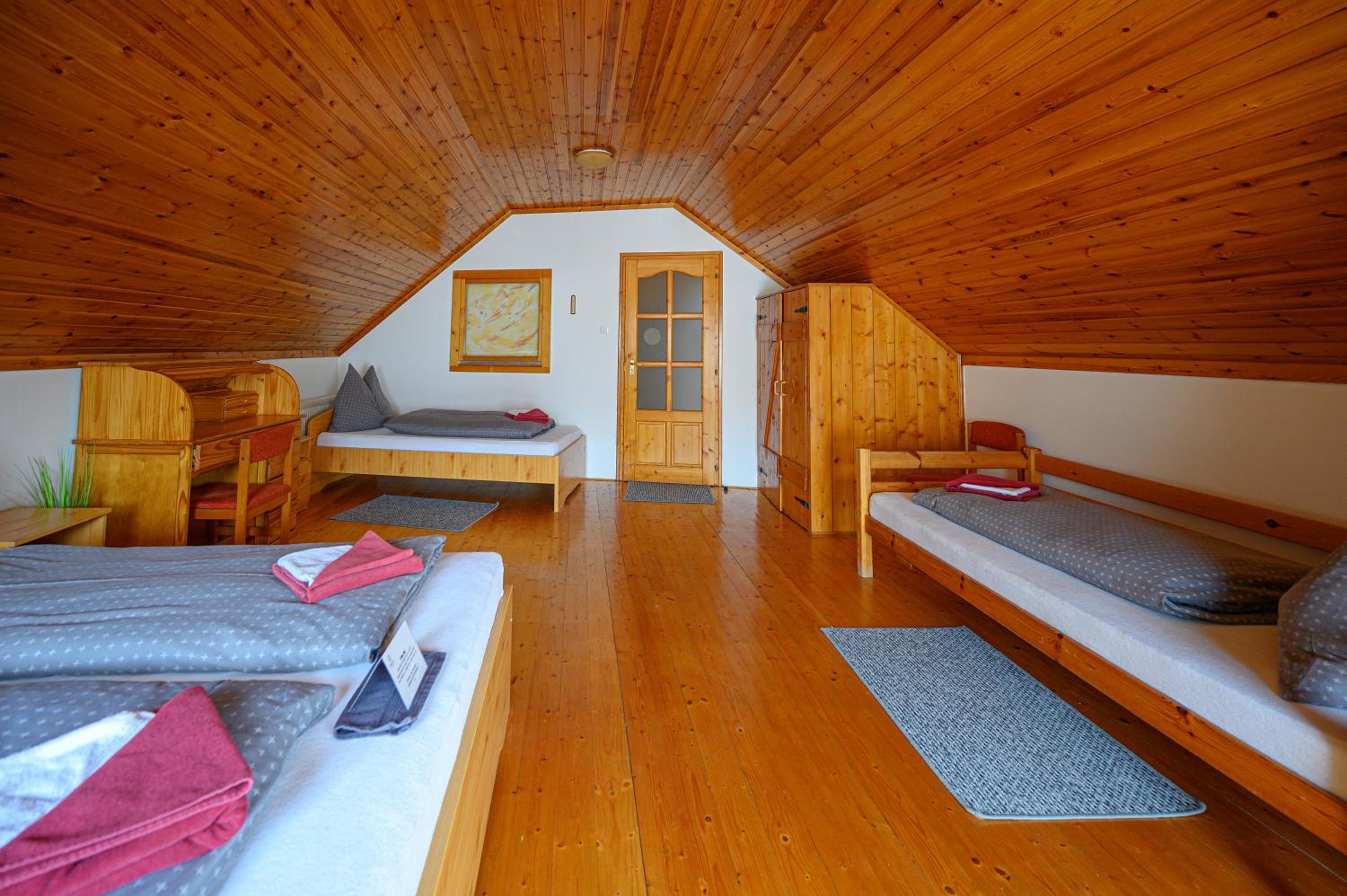 Apartment with Terrace - Photo 9