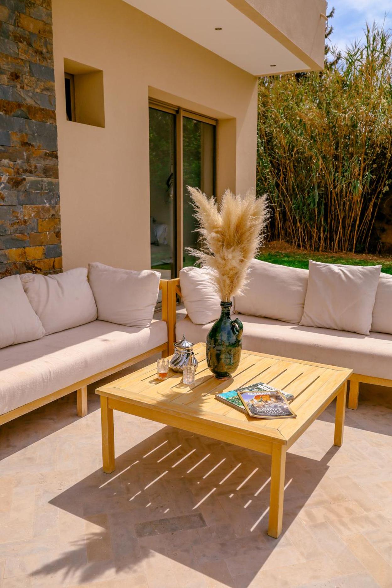 Villa with Private Pool - Photo 12
