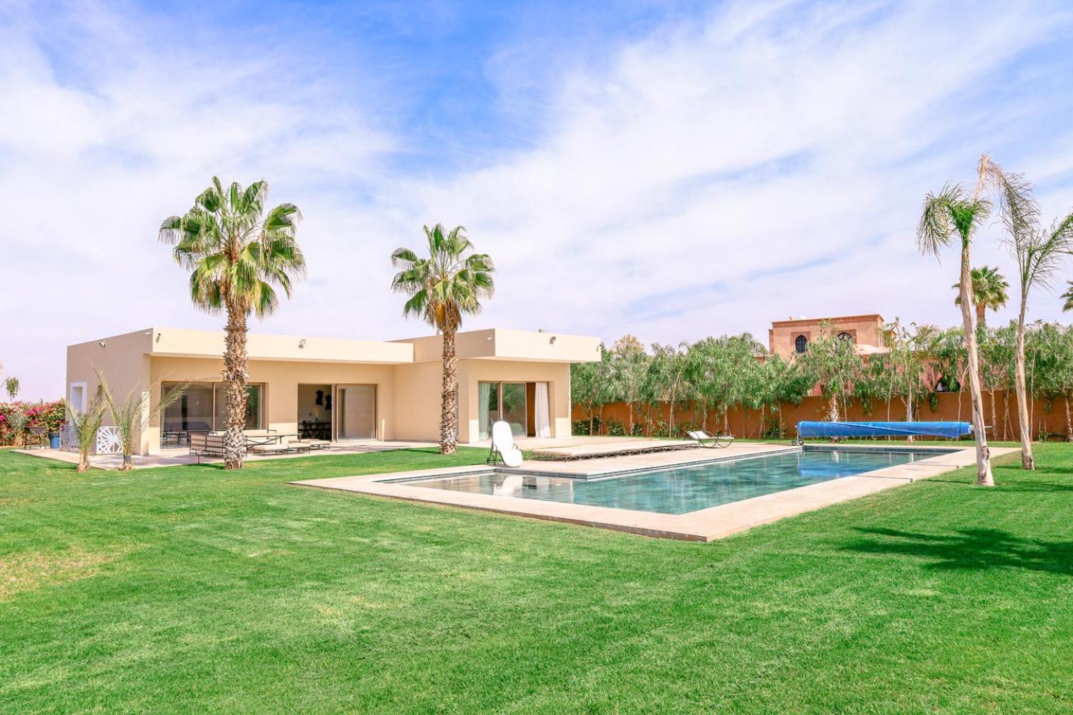 Villa with Private Pool - Photo 22