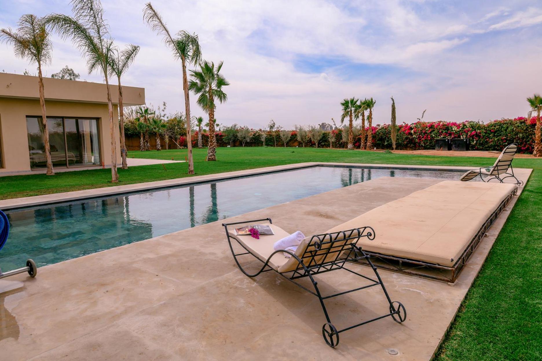 Villa with Private Pool - Photo 21