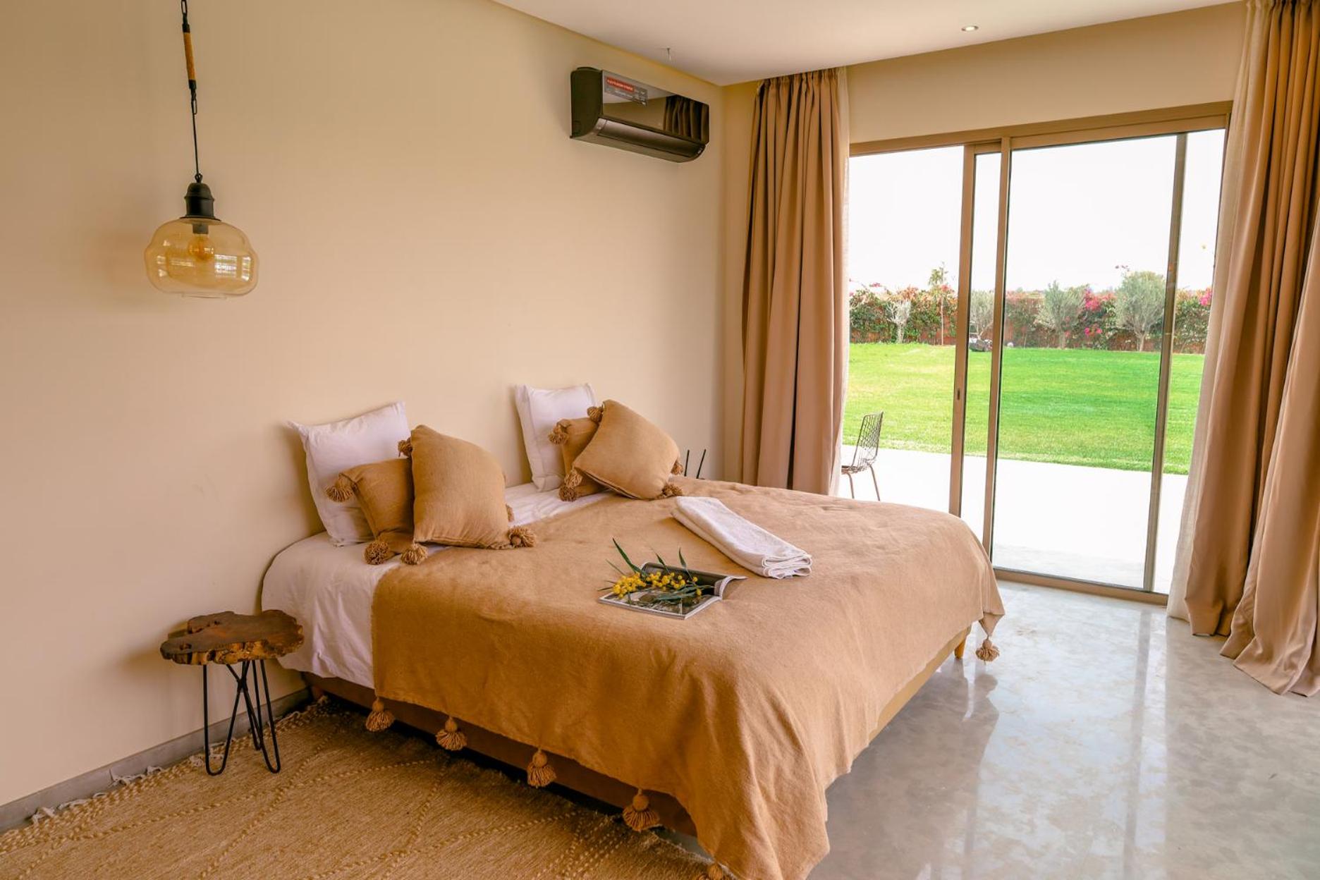 Villa with Private Pool - Photo 1