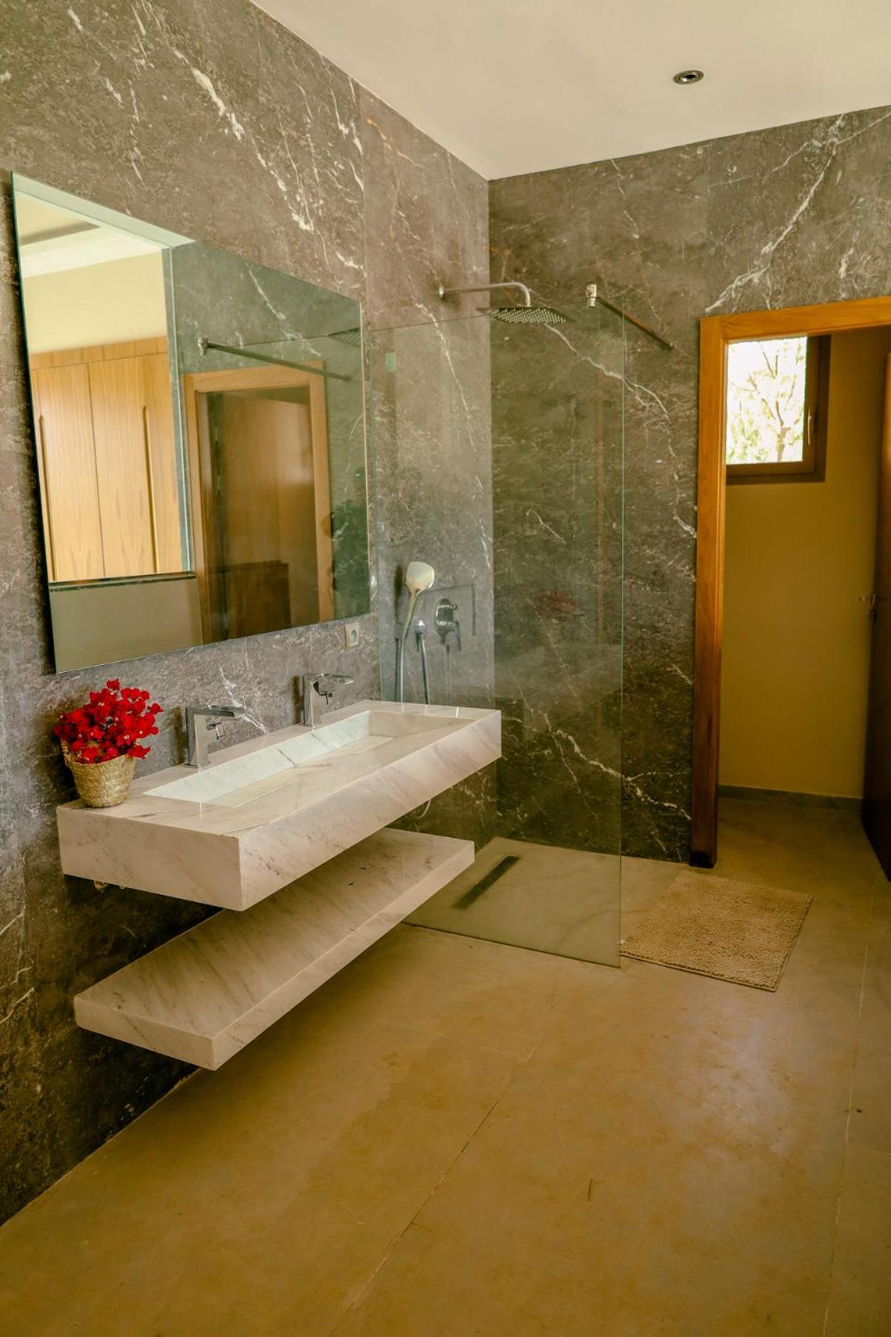 Villa with Private Pool - Photo 20