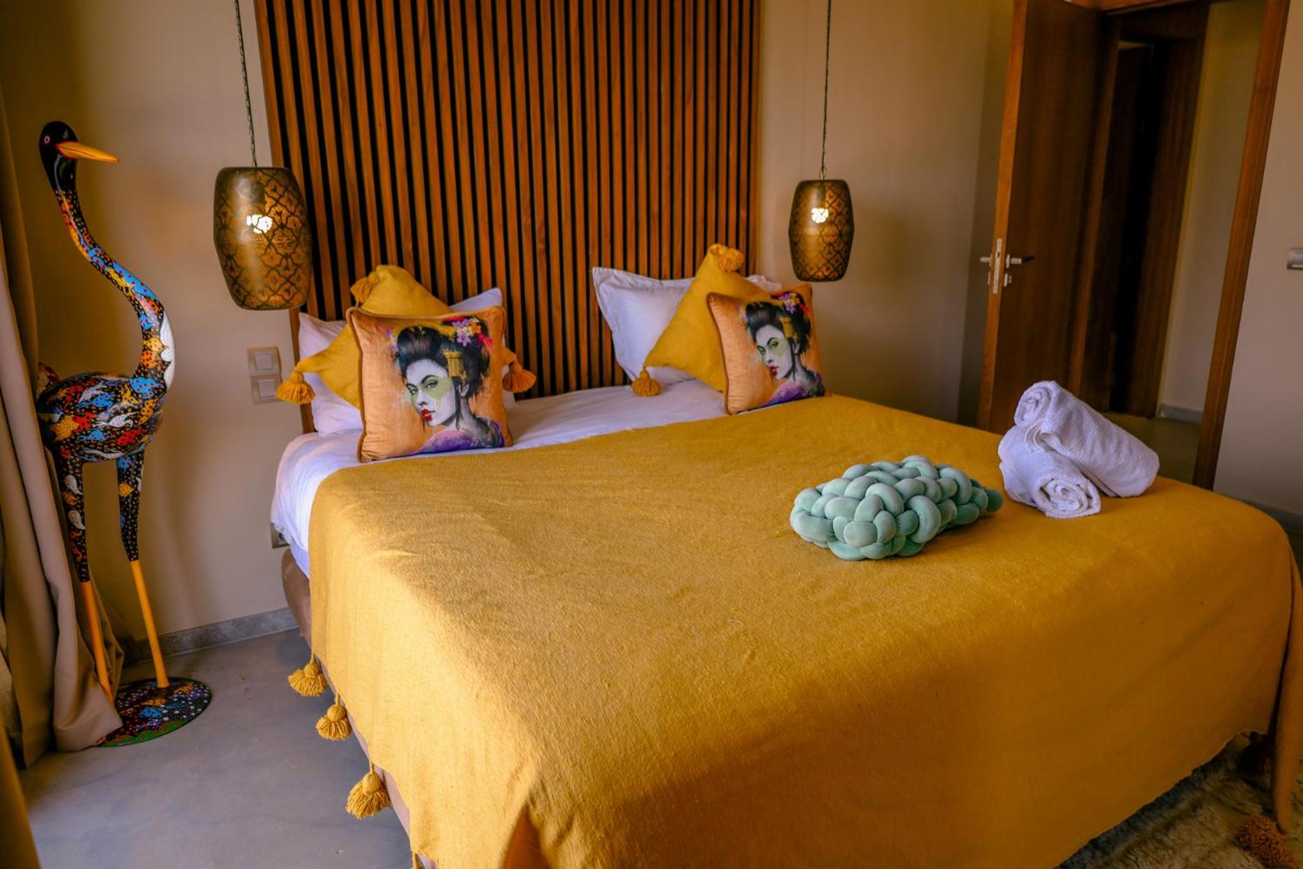 Villa with Private Pool - Photo 36