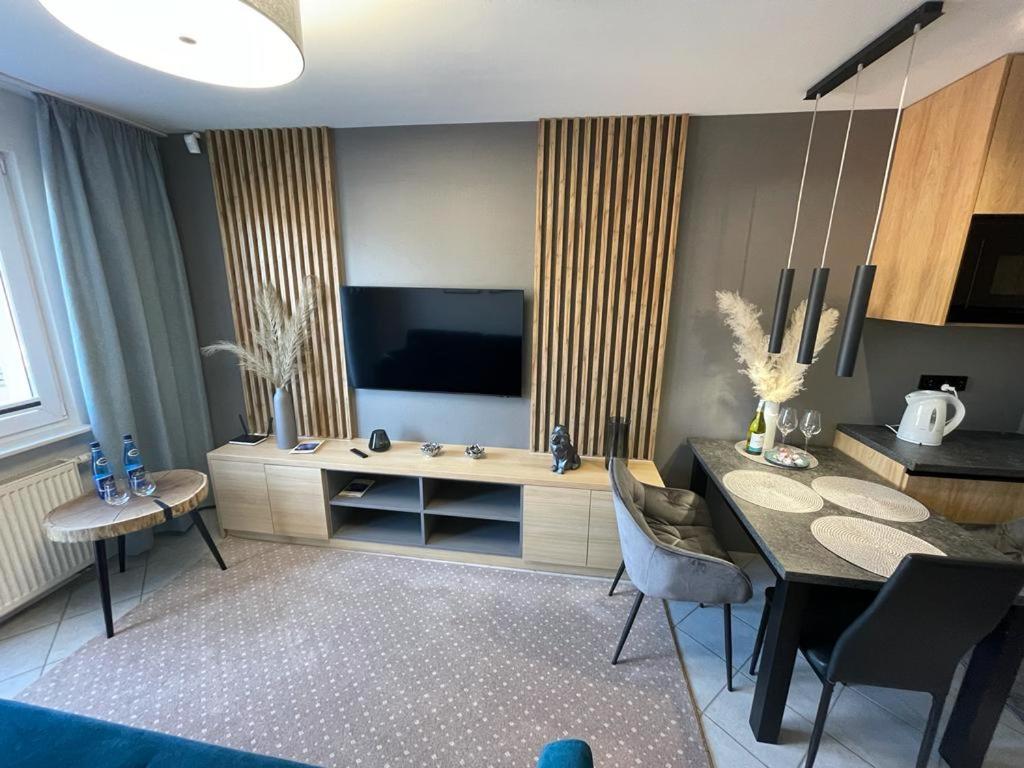 One-Bedroom Apartment - Photo 1