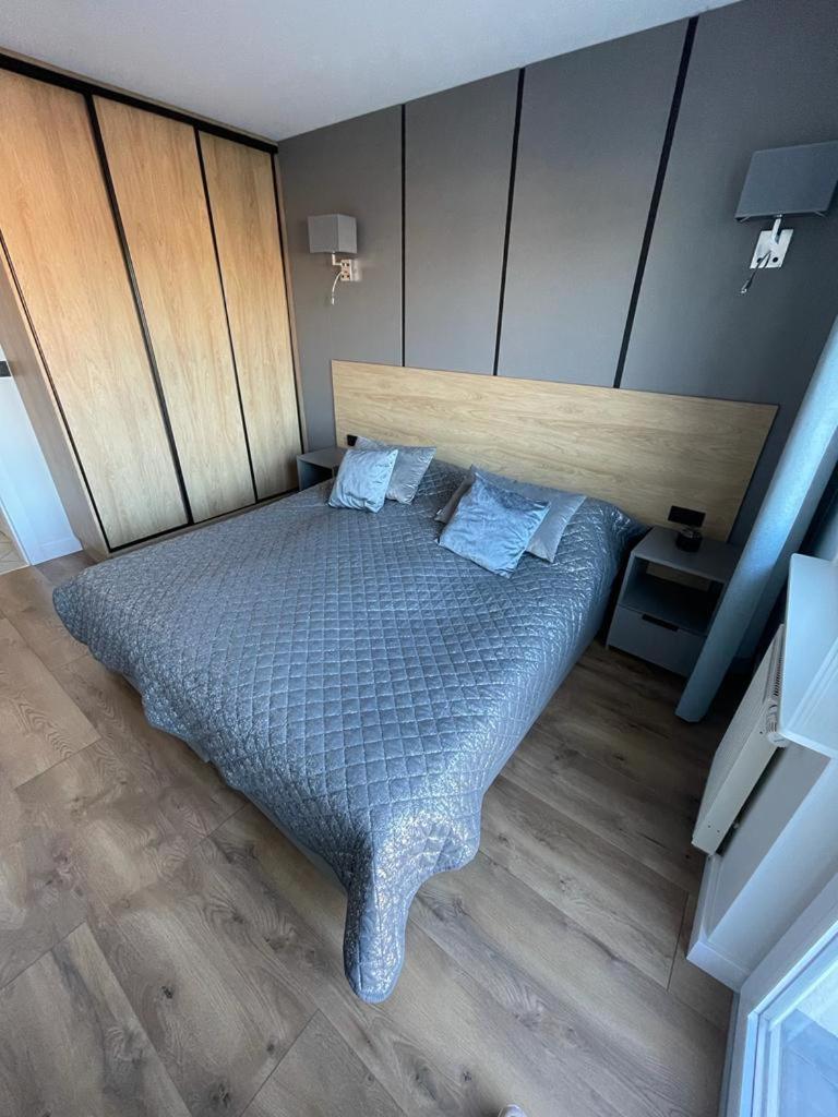 One-Bedroom Apartment - Photo 13