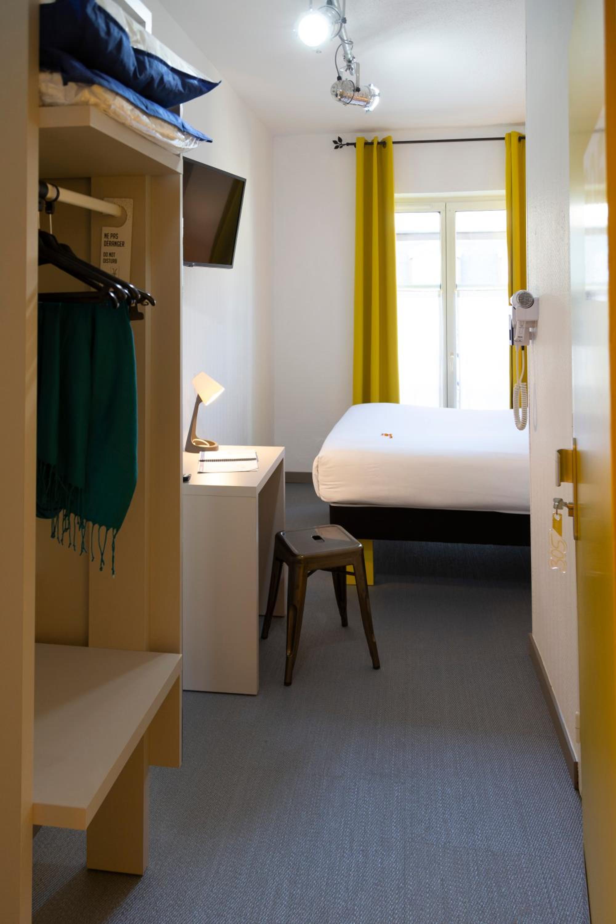 Standard Double Room - Photo 10