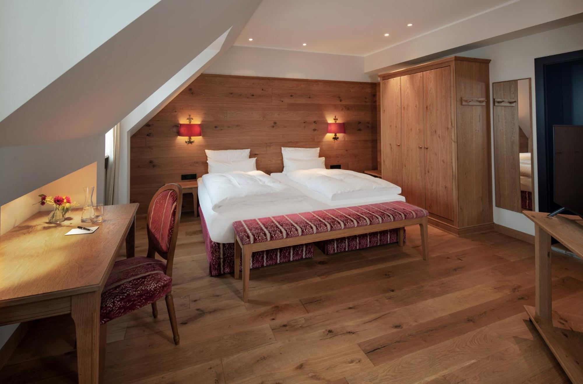 Superior Double or Twin Room - Photo 2