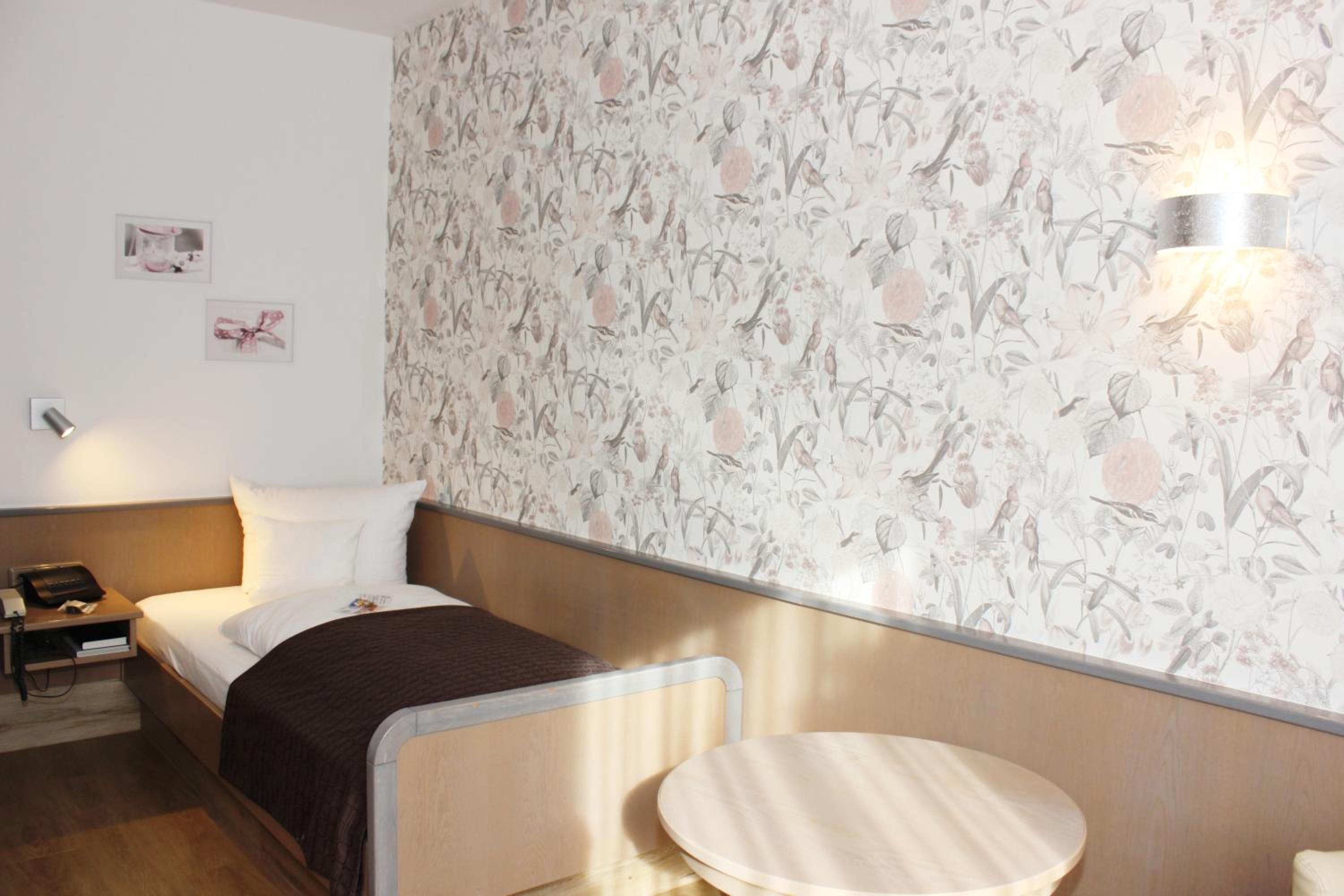 Comfort Single Room