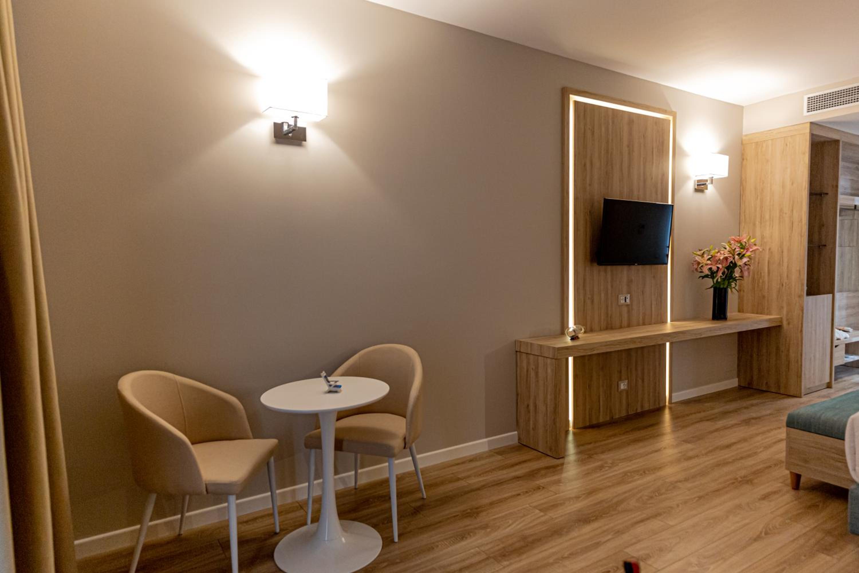 Junior Suite with Sea View photo 2
