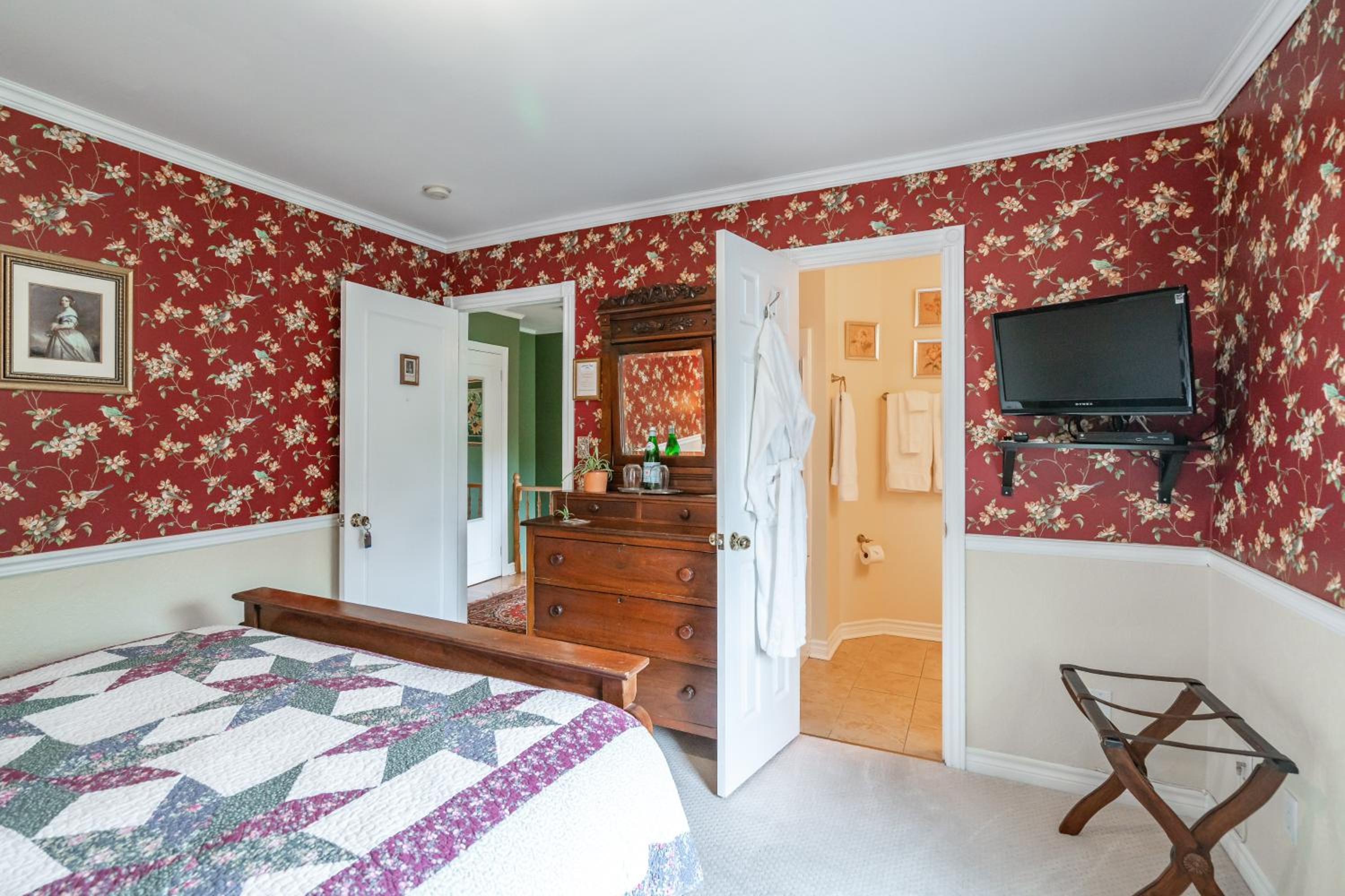 Queen Room with Garden View photo 3