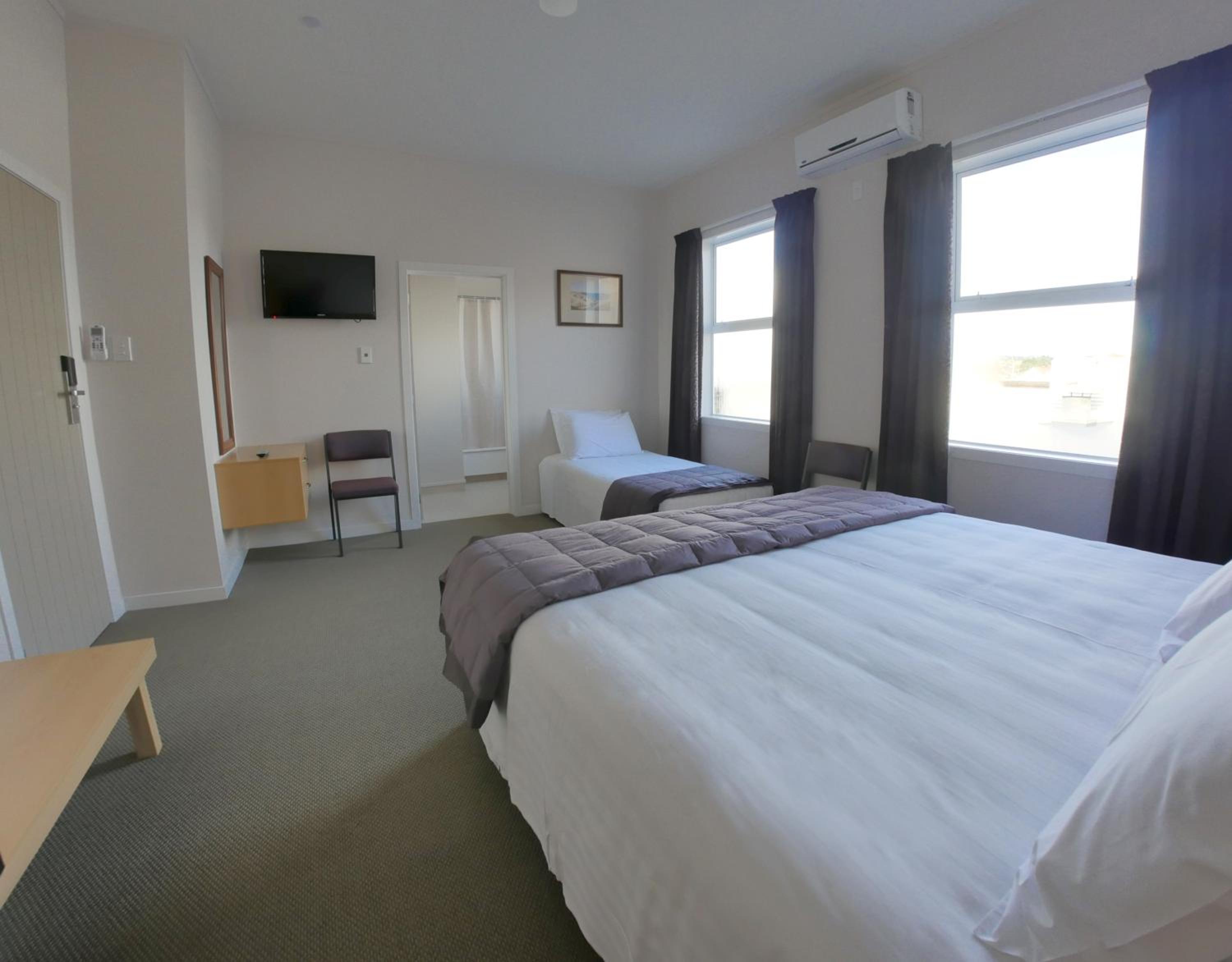 Deluxe Triple Room photo 2