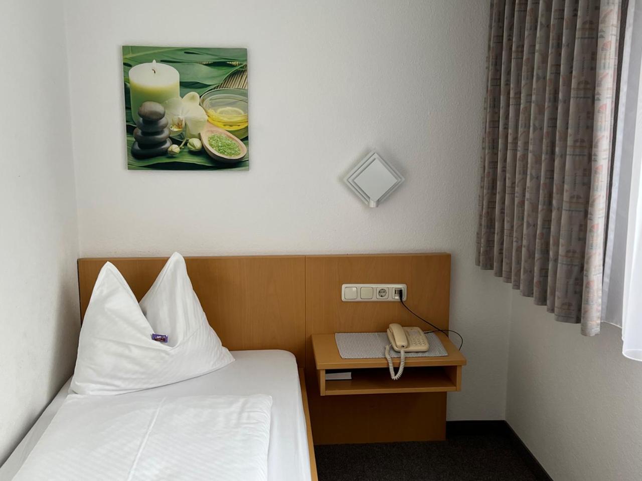 Single Room photo 2