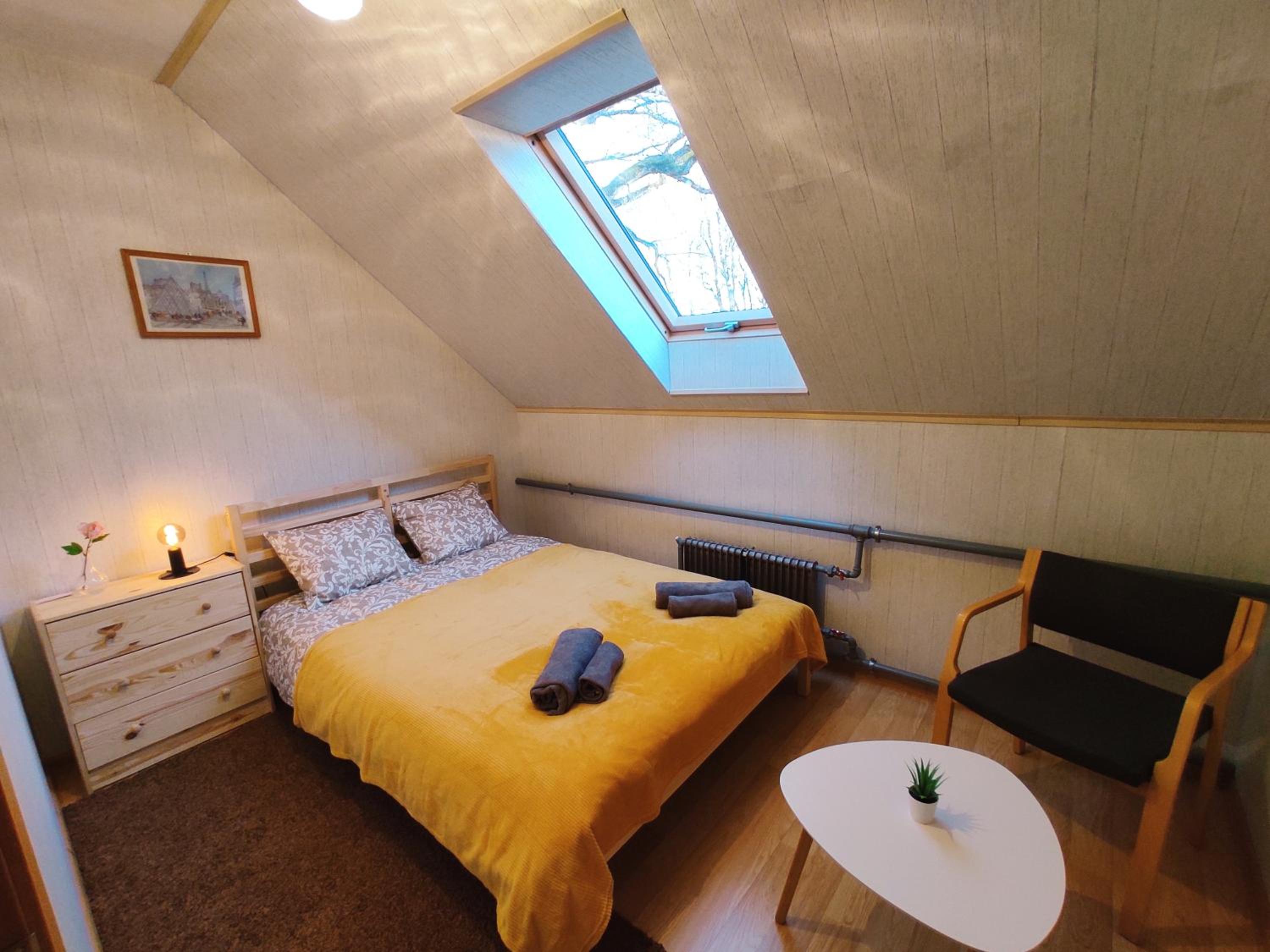 Double Room with Private Bathroom - Photo 2