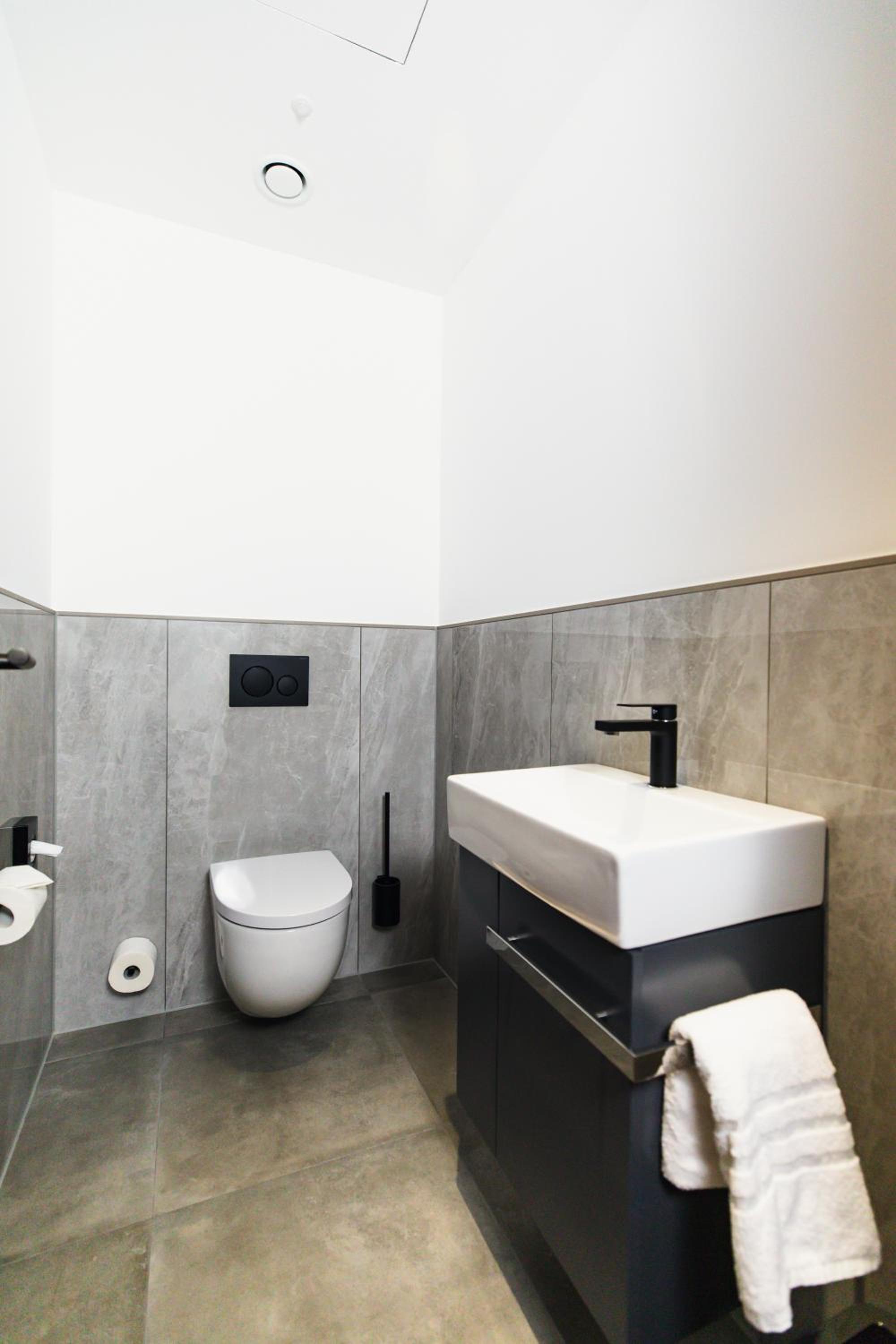 Suite with Balcony - Photo 12