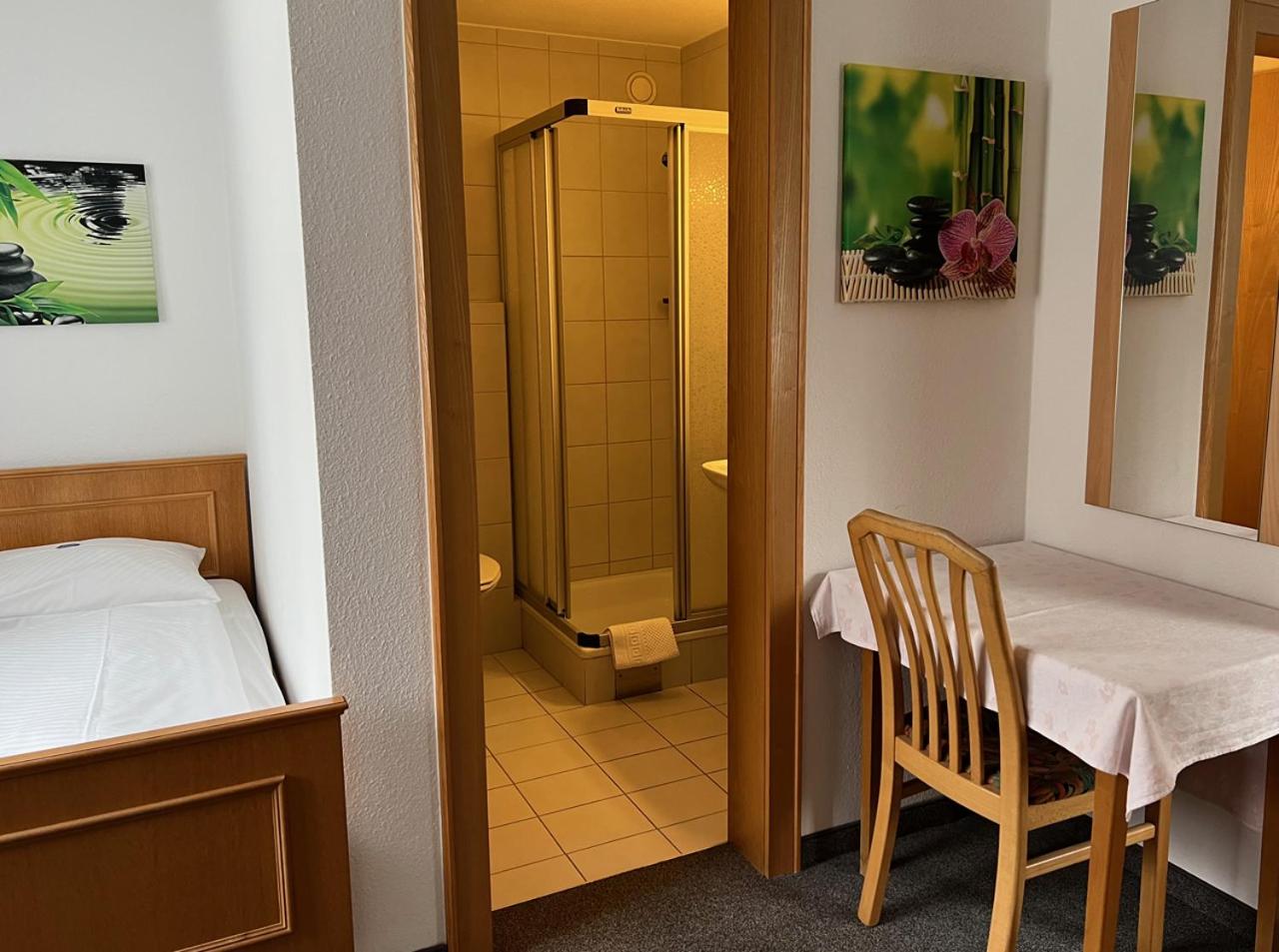 Single Room photo 3