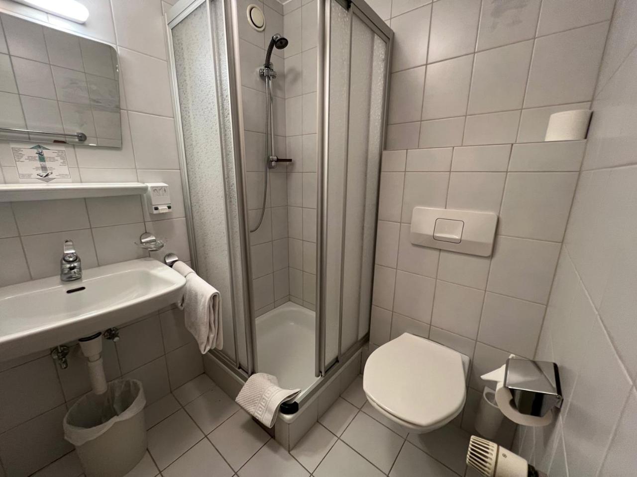 Single Room photo 2