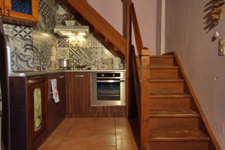 One-Bedroom House - Photo 18