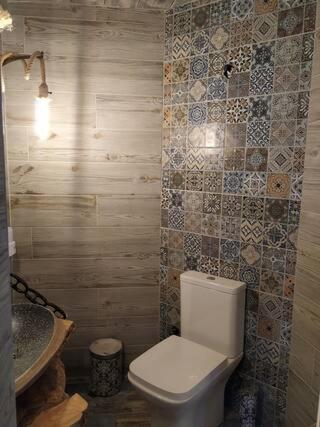 One-Bedroom House - Photo 17