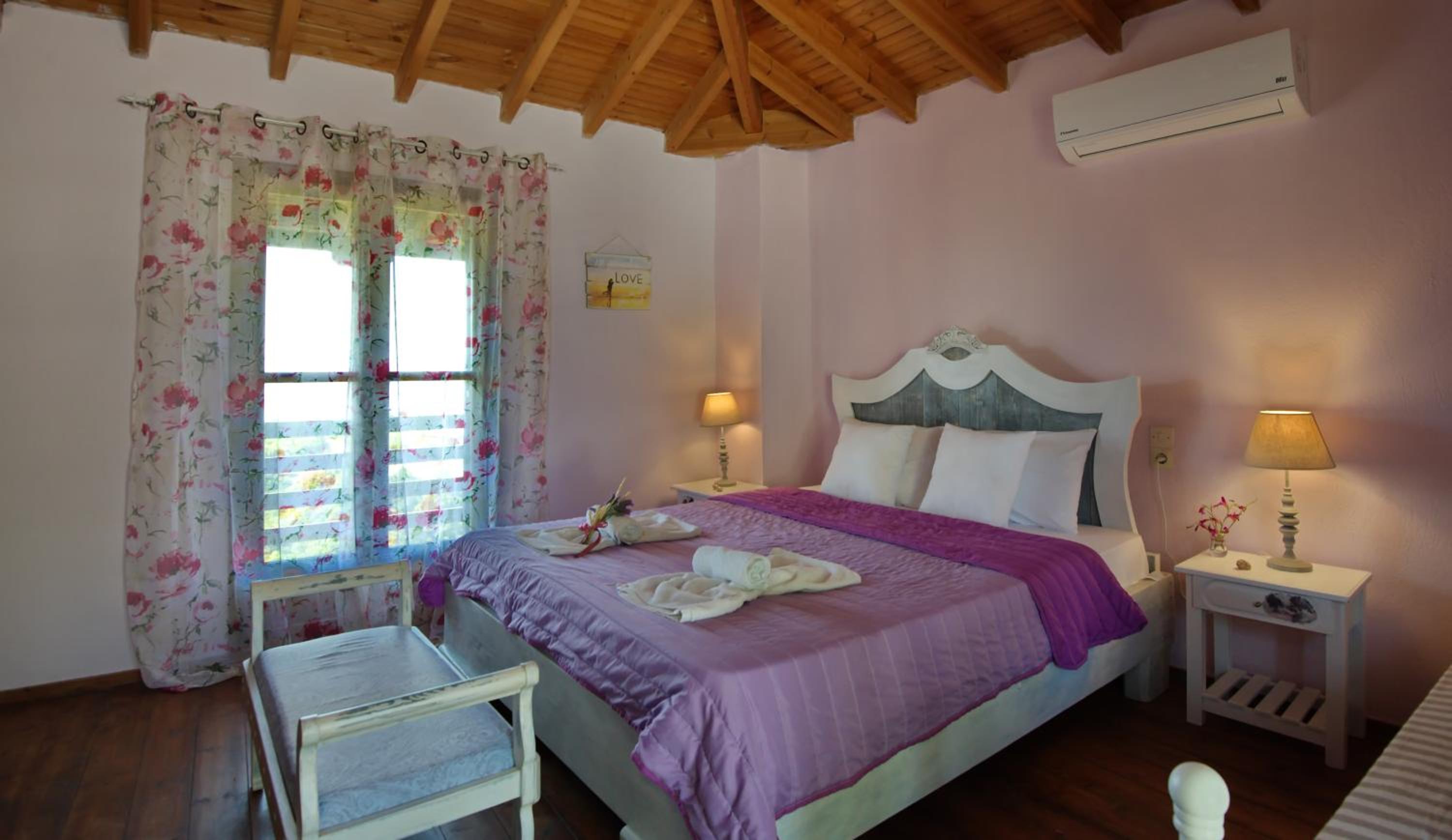 One-Bedroom House - Photo 11