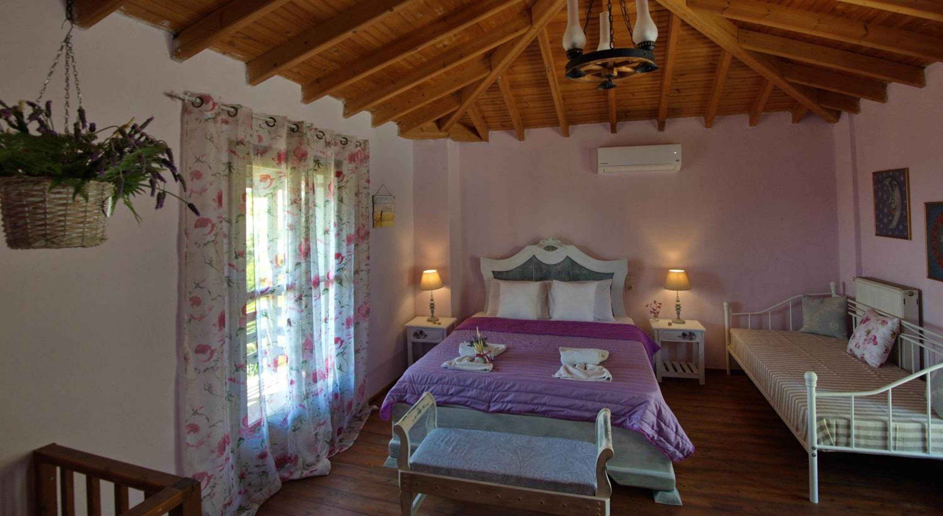 One-Bedroom House - Photo 10