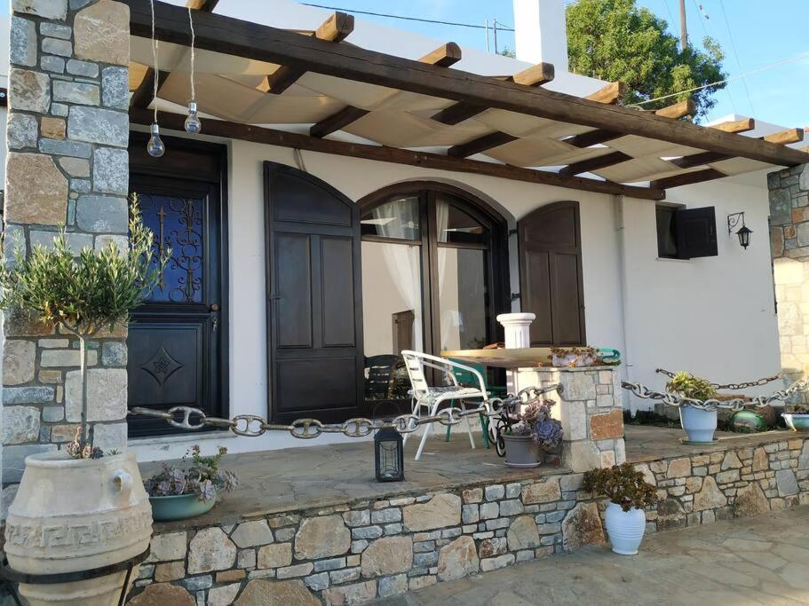 One-Bedroom House - Photo 34