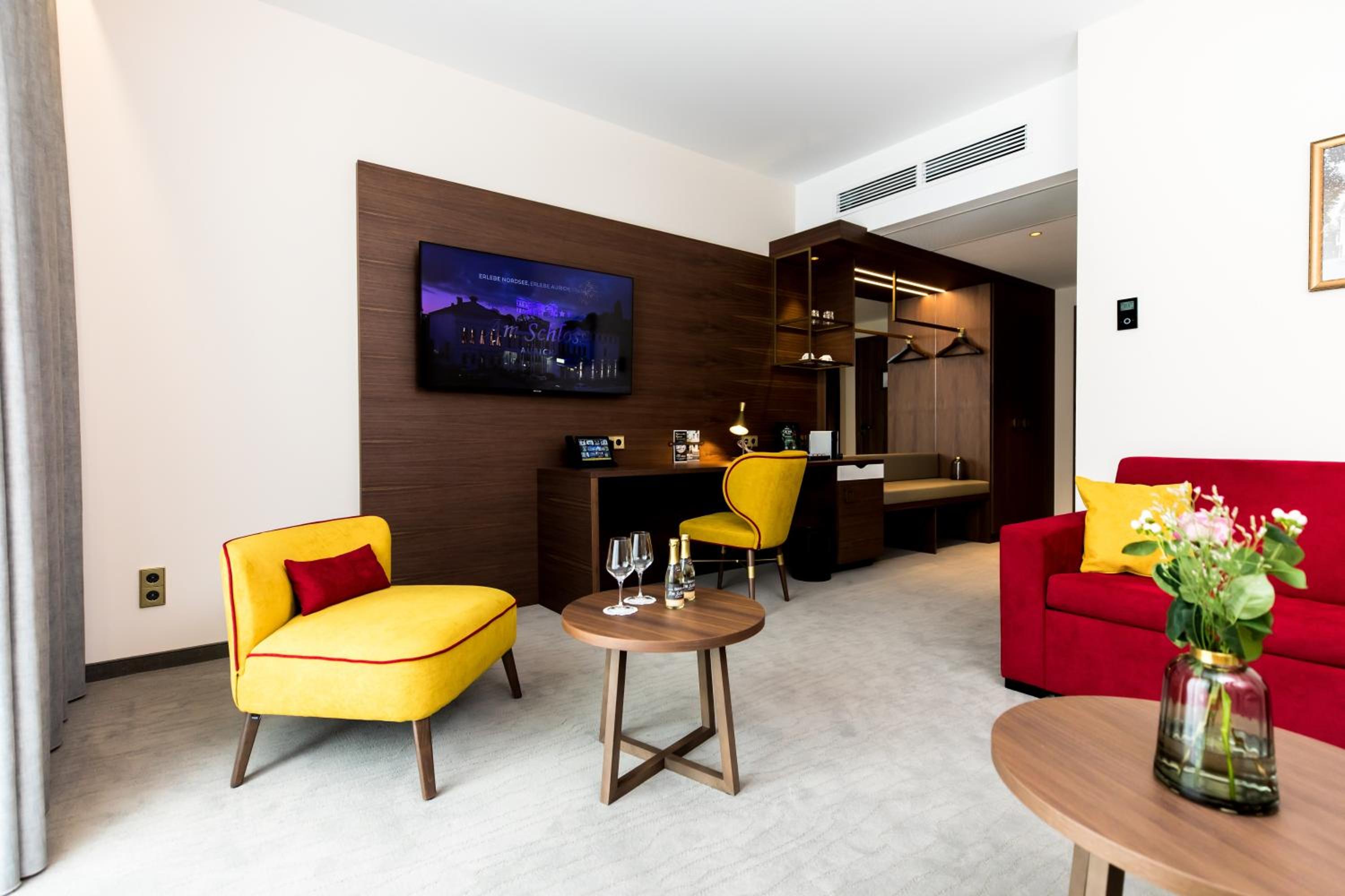 Suite with Balcony - Photo 3