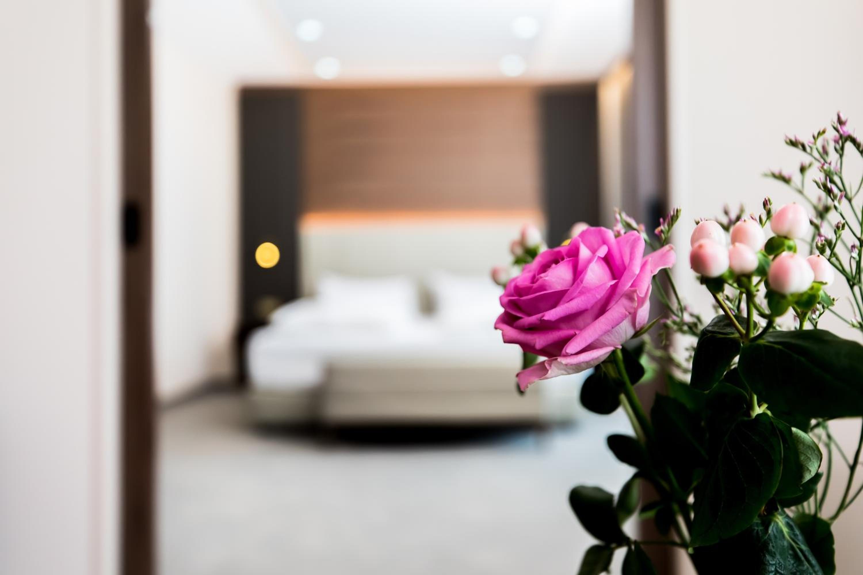Suite with Balcony - Photo 6