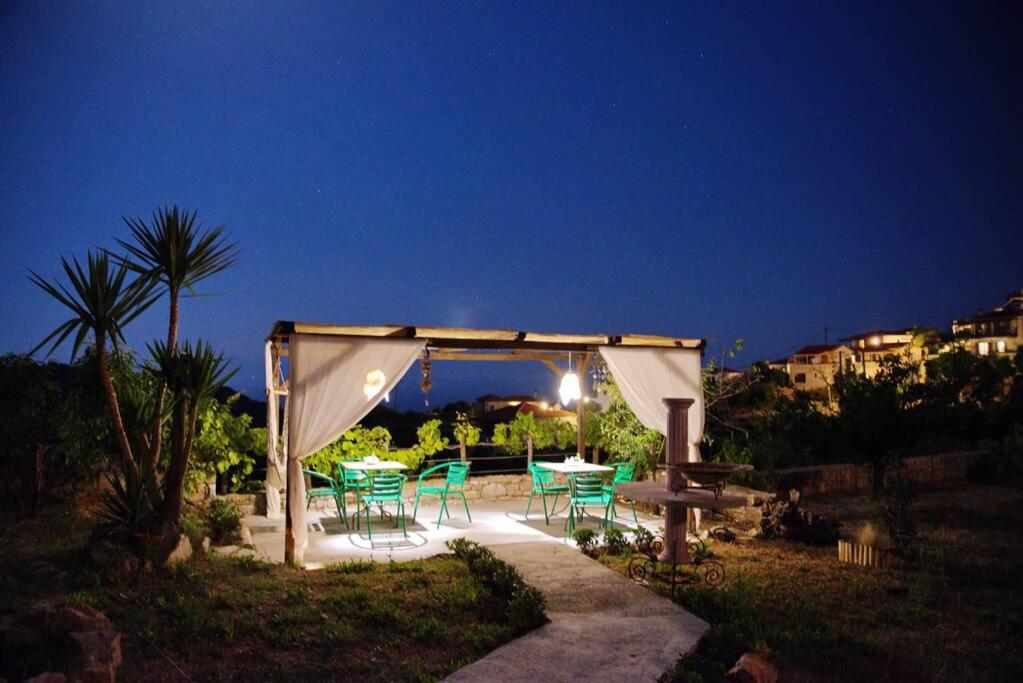One-Bedroom House - Photo 20