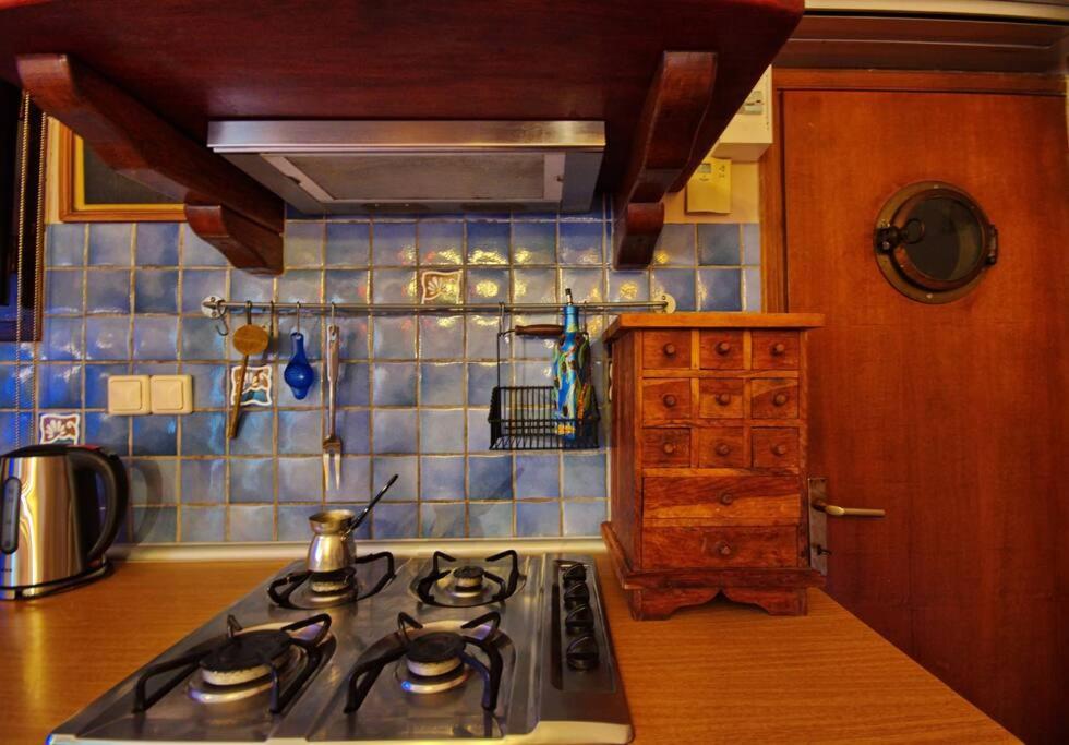 One-Bedroom House - Photo 33