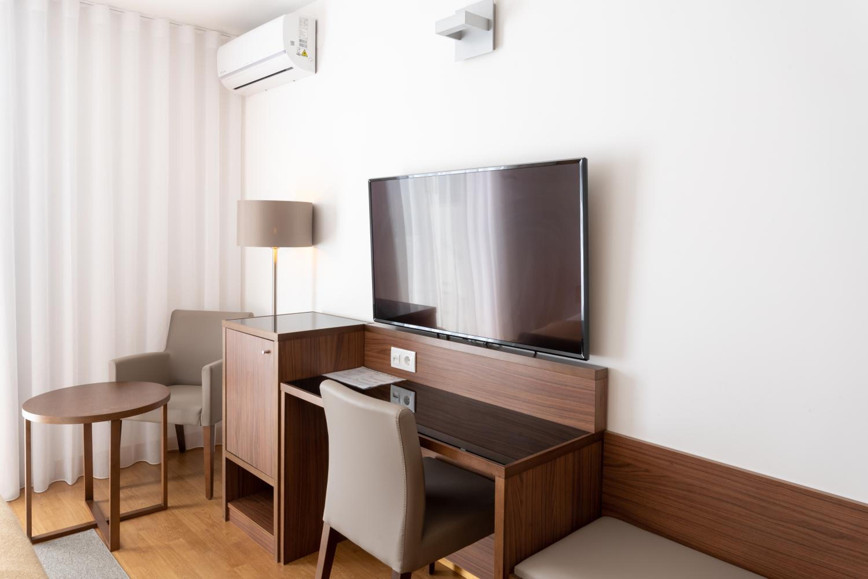 Double Room - Photo 3