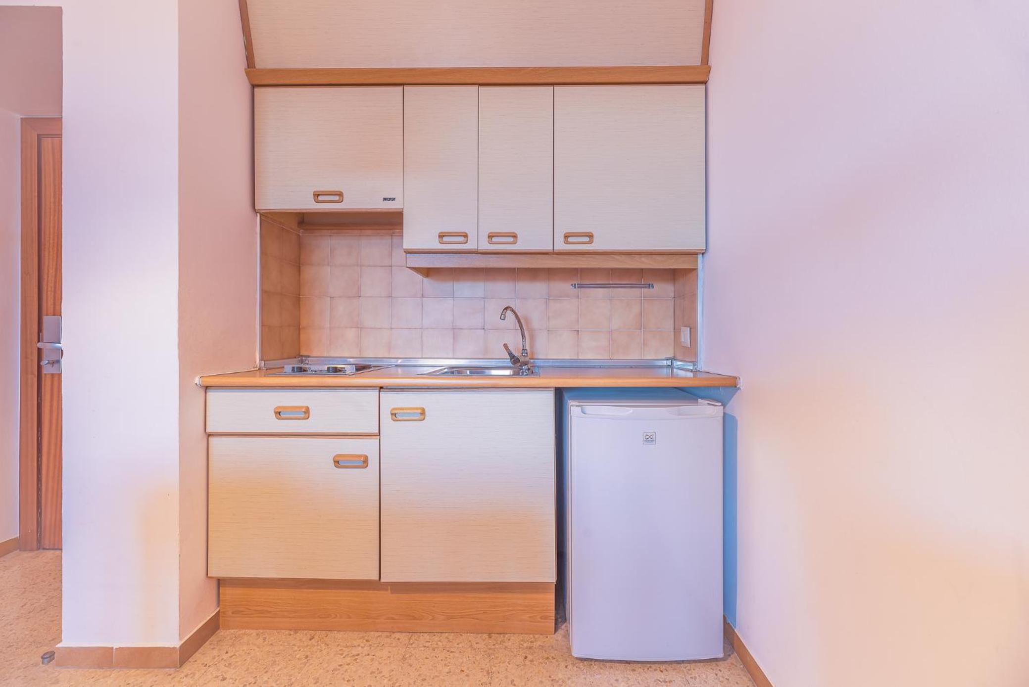 One-Bedroom Apartment (2 Adults) - Photo 9
