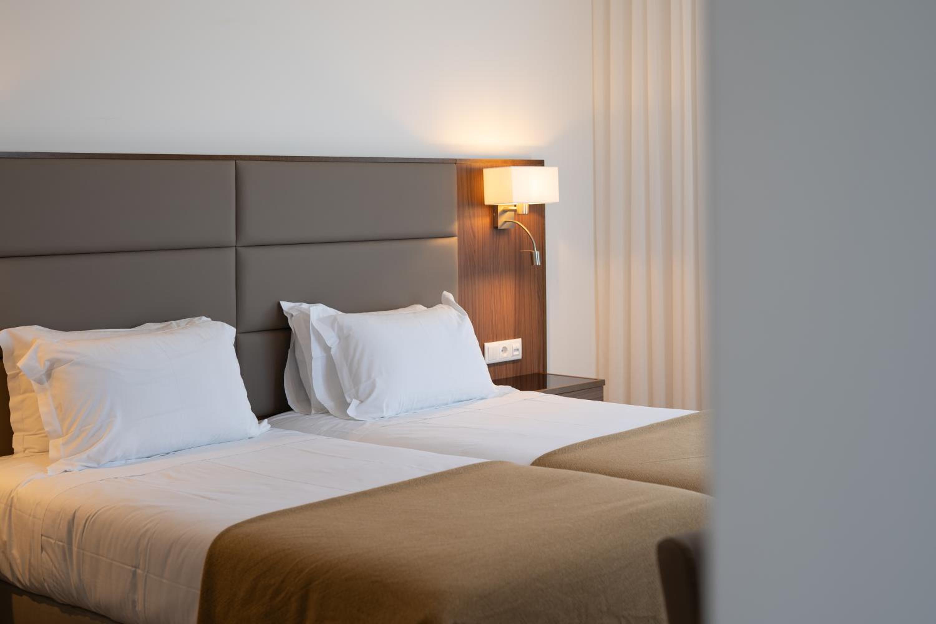 Twin Room - Photo 5