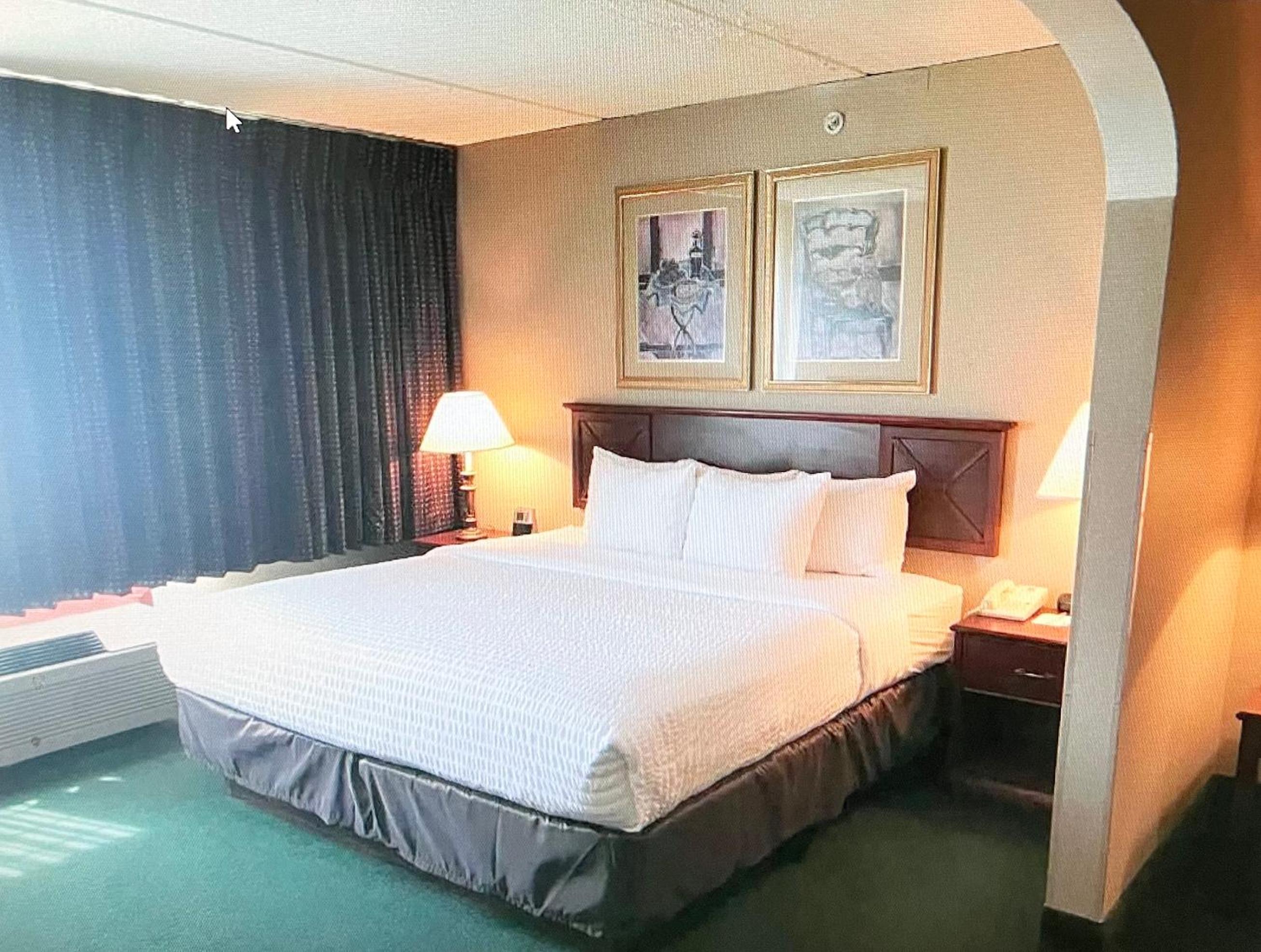 Business King Room - Accessible/Non-Smoking photo 3