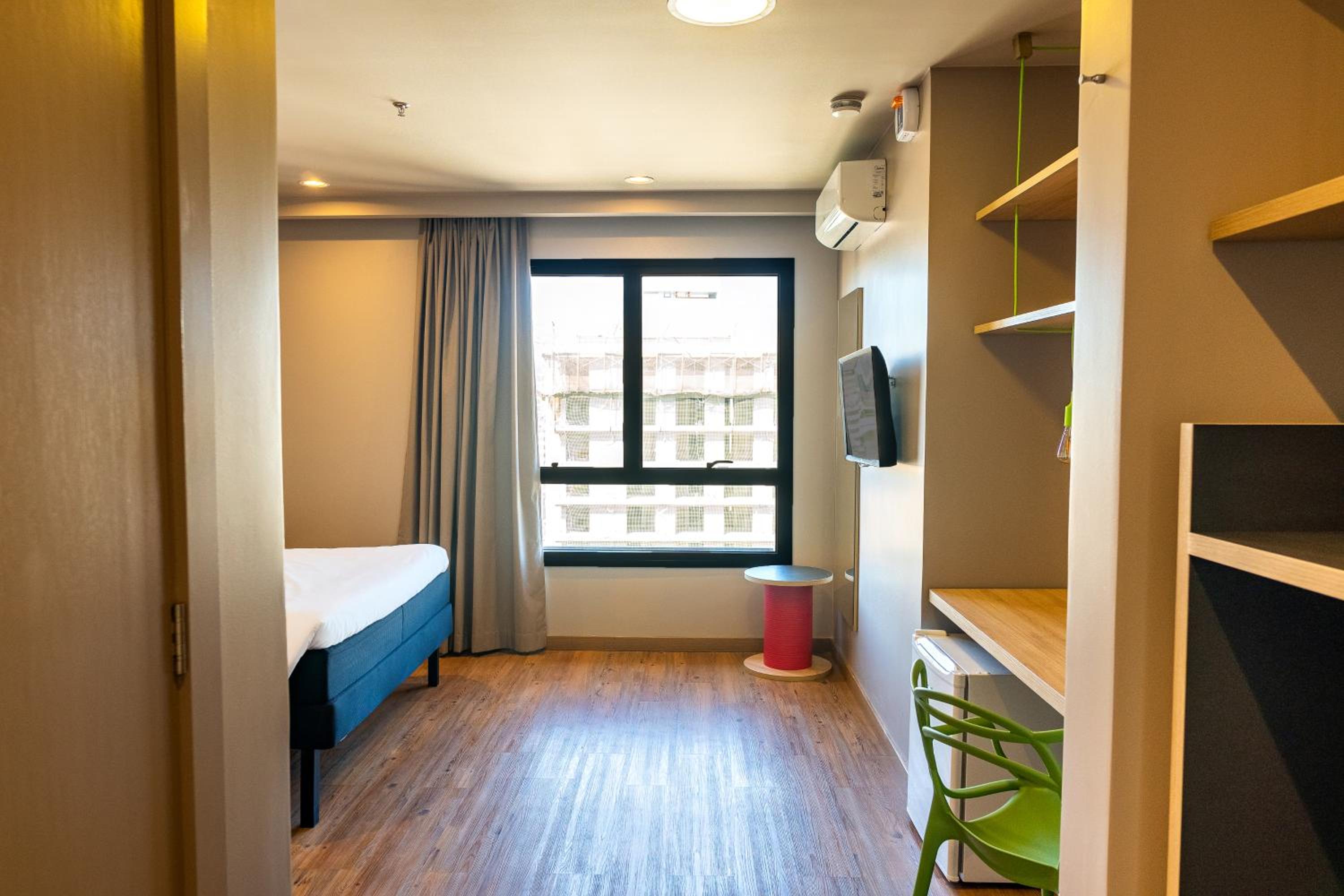 Standard Apartment with One Double Bed and One Bunk Bed - Photo 4