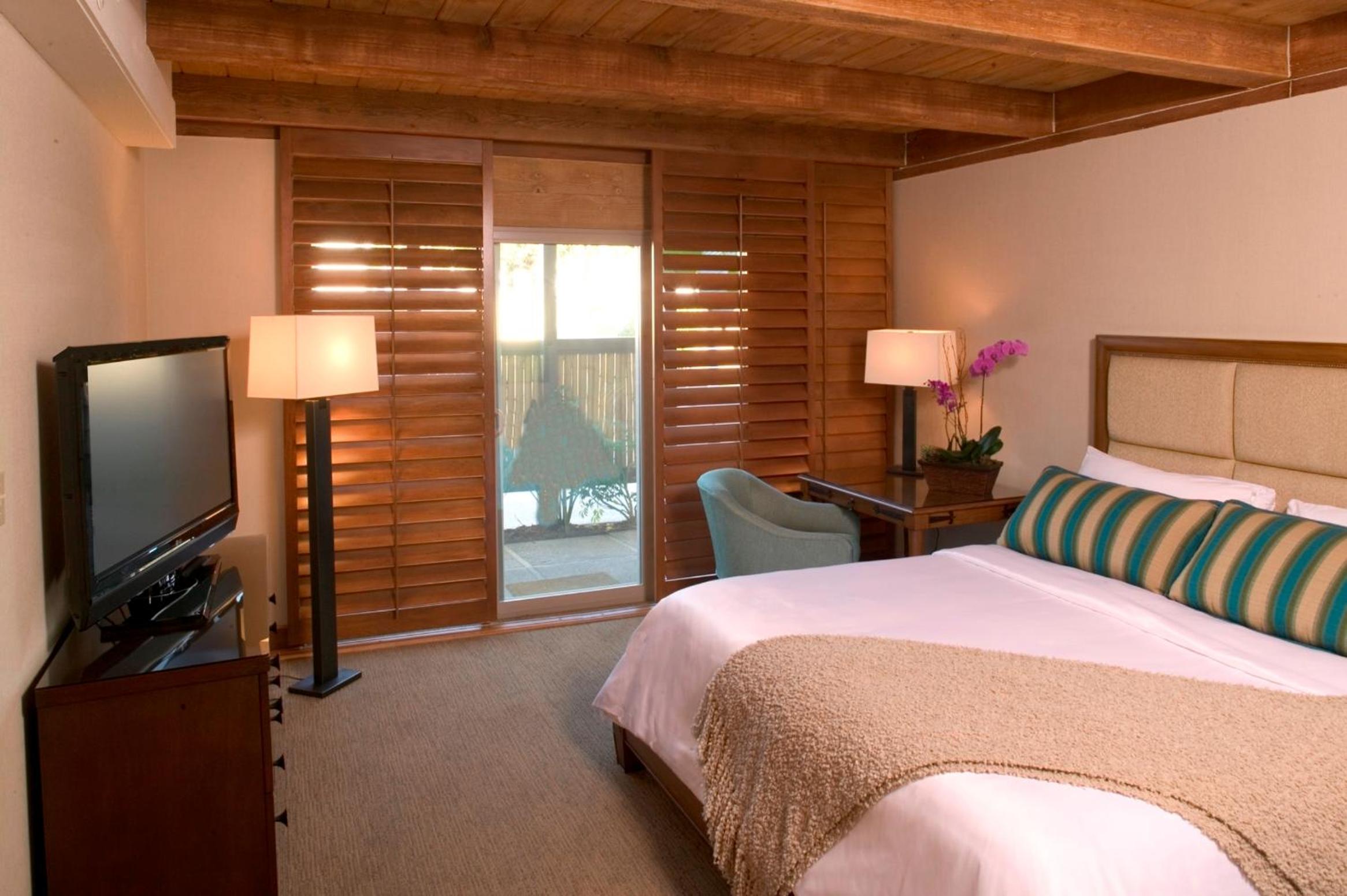 Tropical View King Room - Photo 2