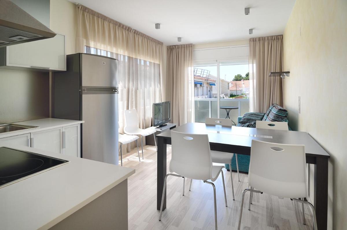 Apartamento de Dos Habitaciones con Balcón y Vista al Jardín (4-6 adultos)
