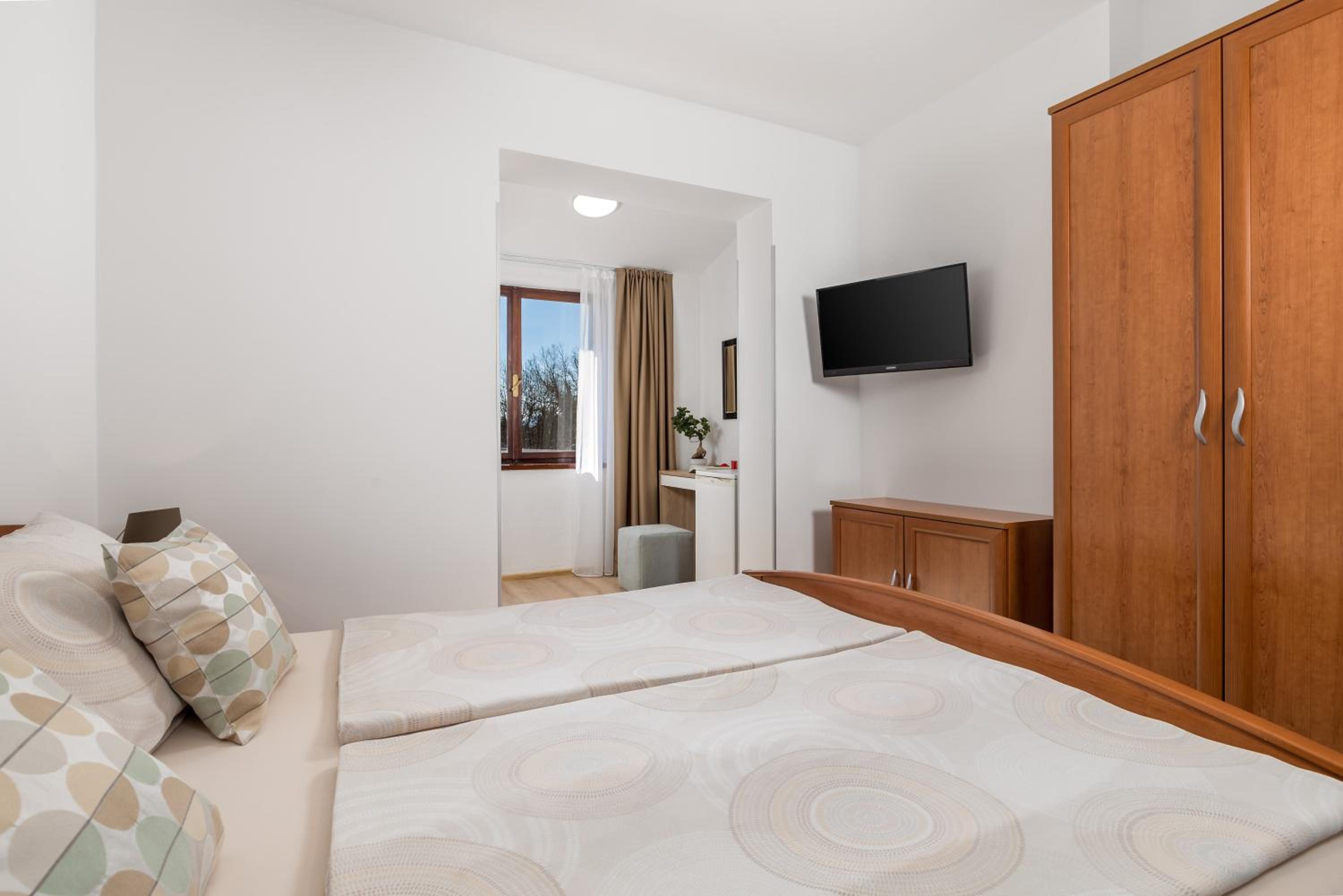 Triple Room with Private Bathroom photo 3